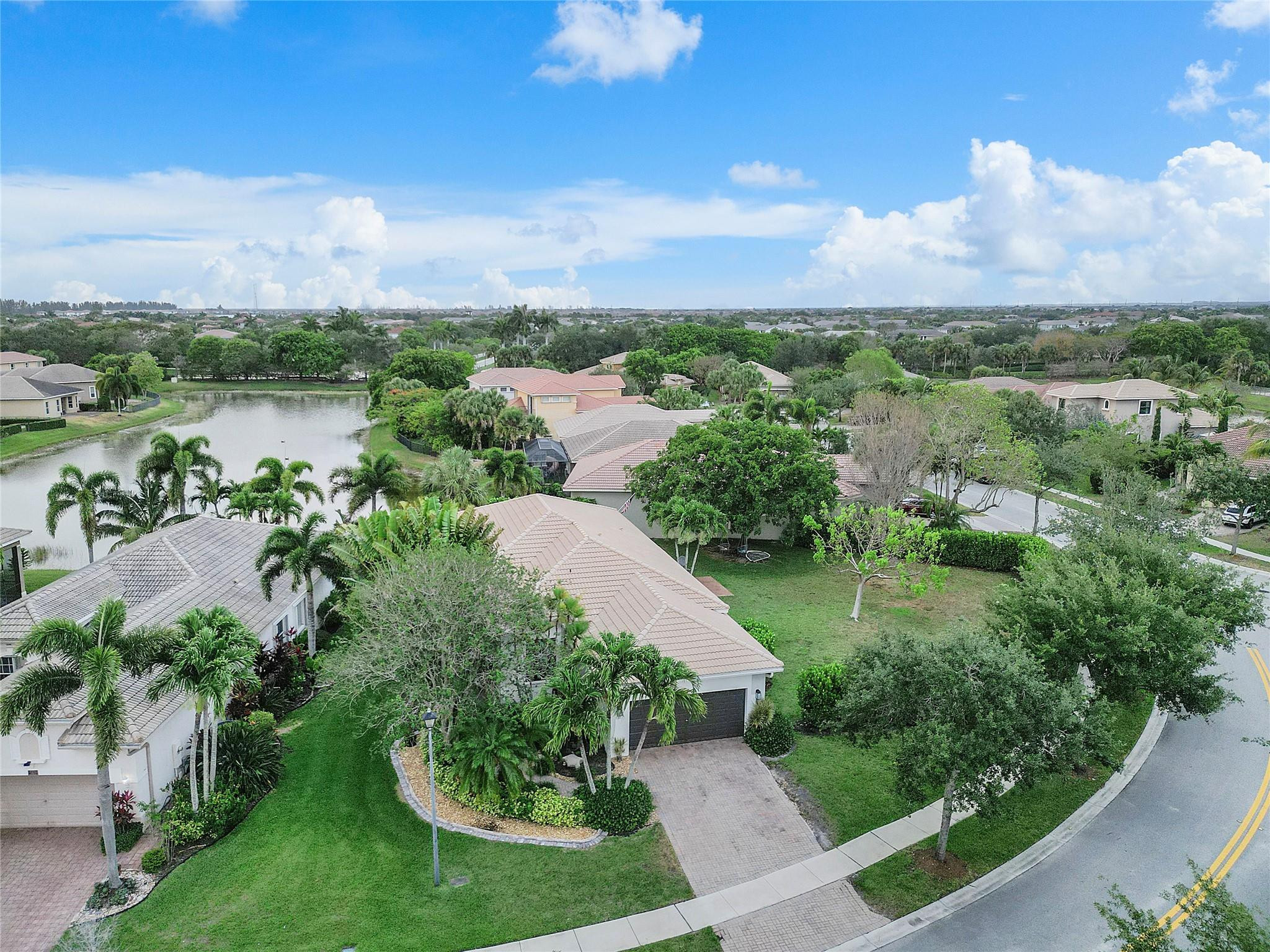 12199 NW 77th Mnr