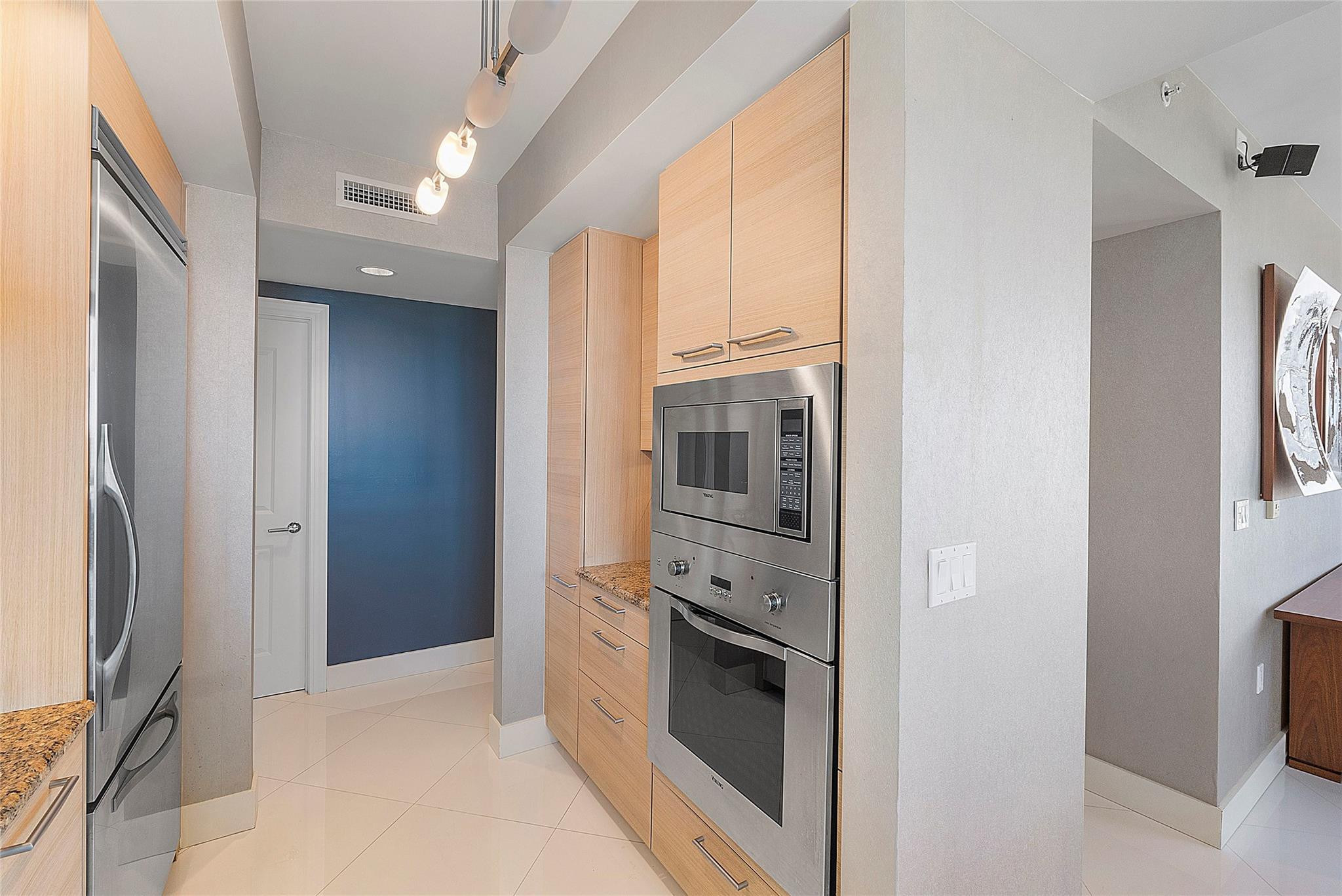 1 N Ocean Blvd 1407