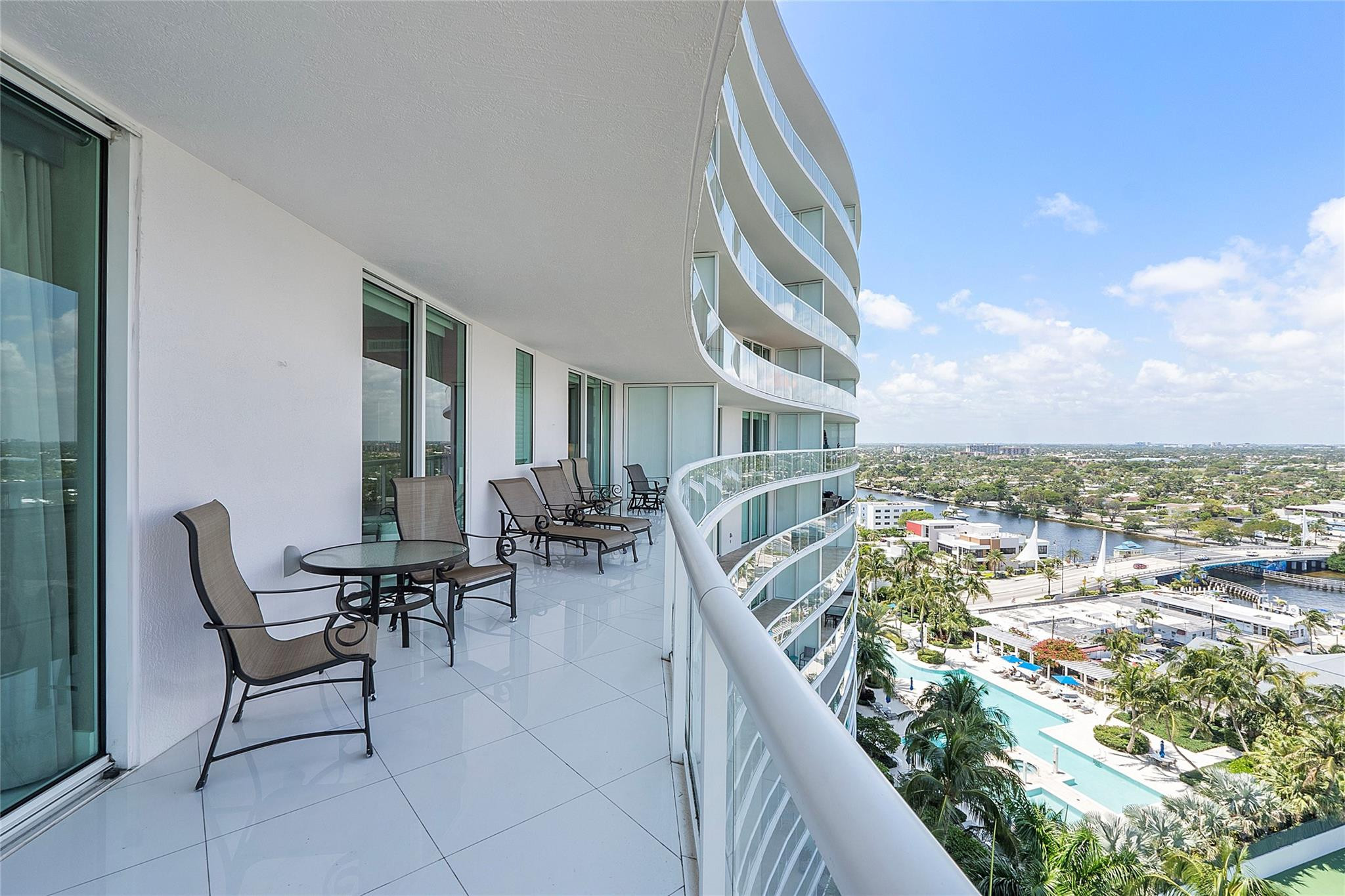1 N Ocean Blvd 1407