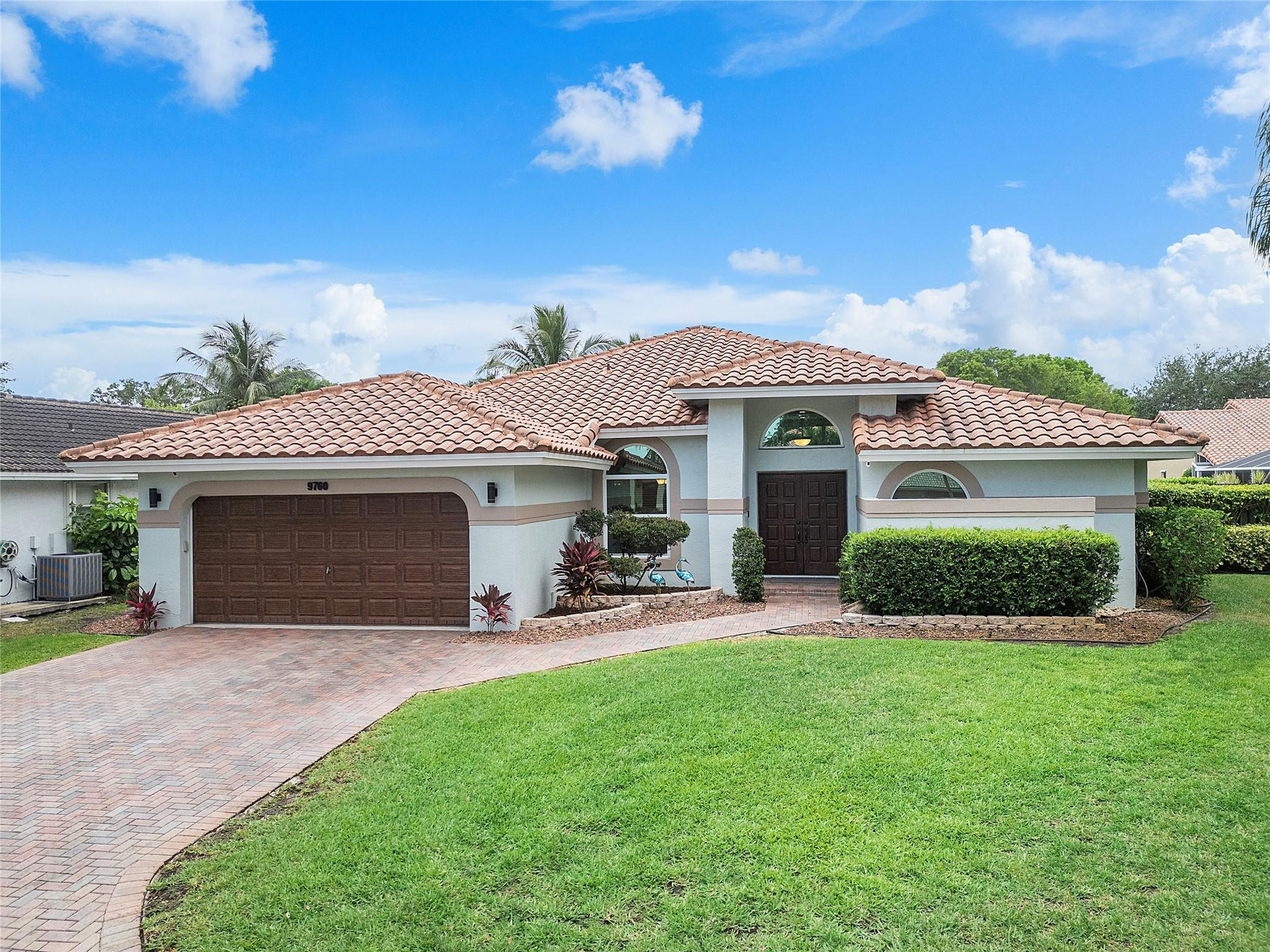9760 NW 51st St