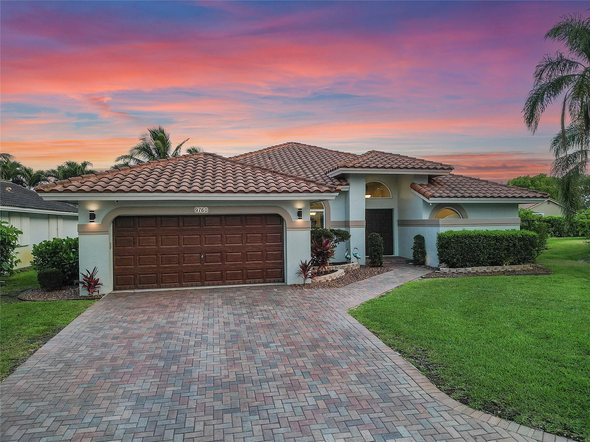 9760 NW 51st St