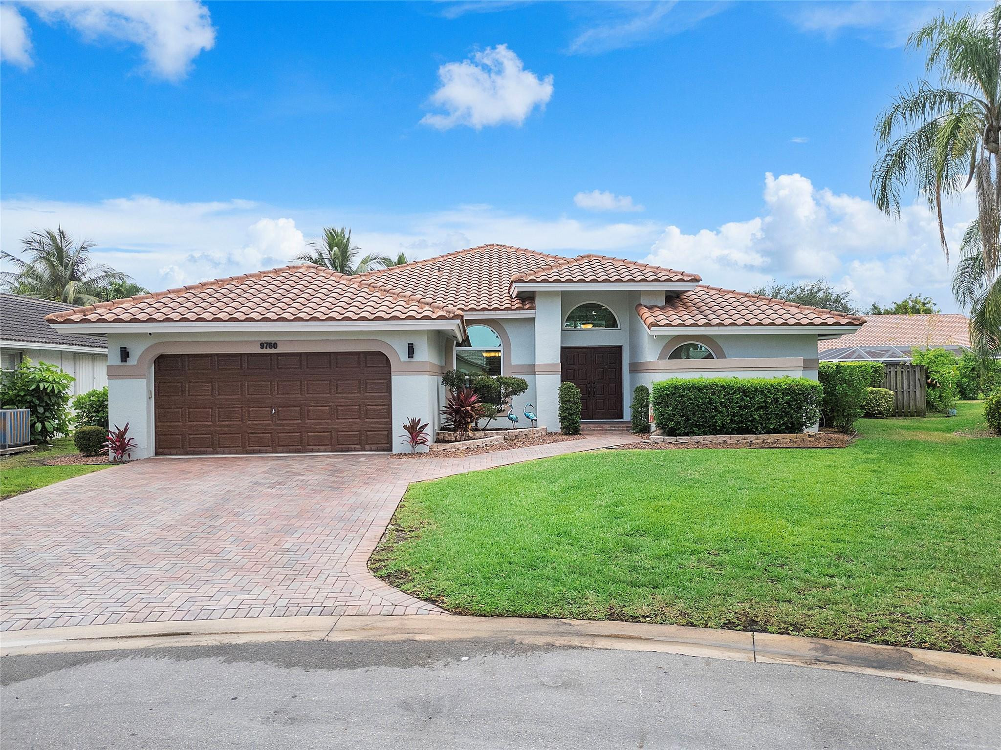 9760 NW 51st St