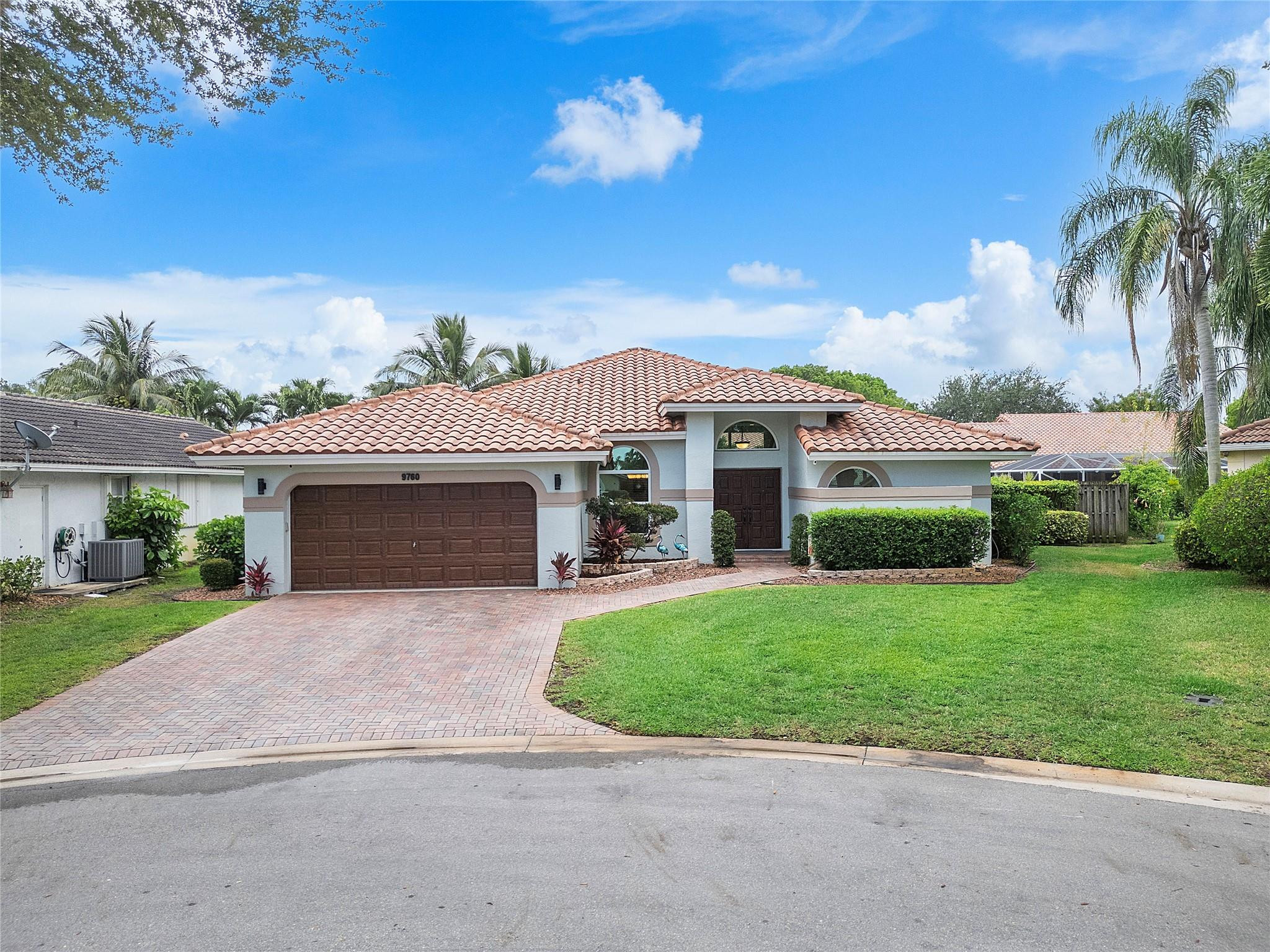9760 NW 51st St