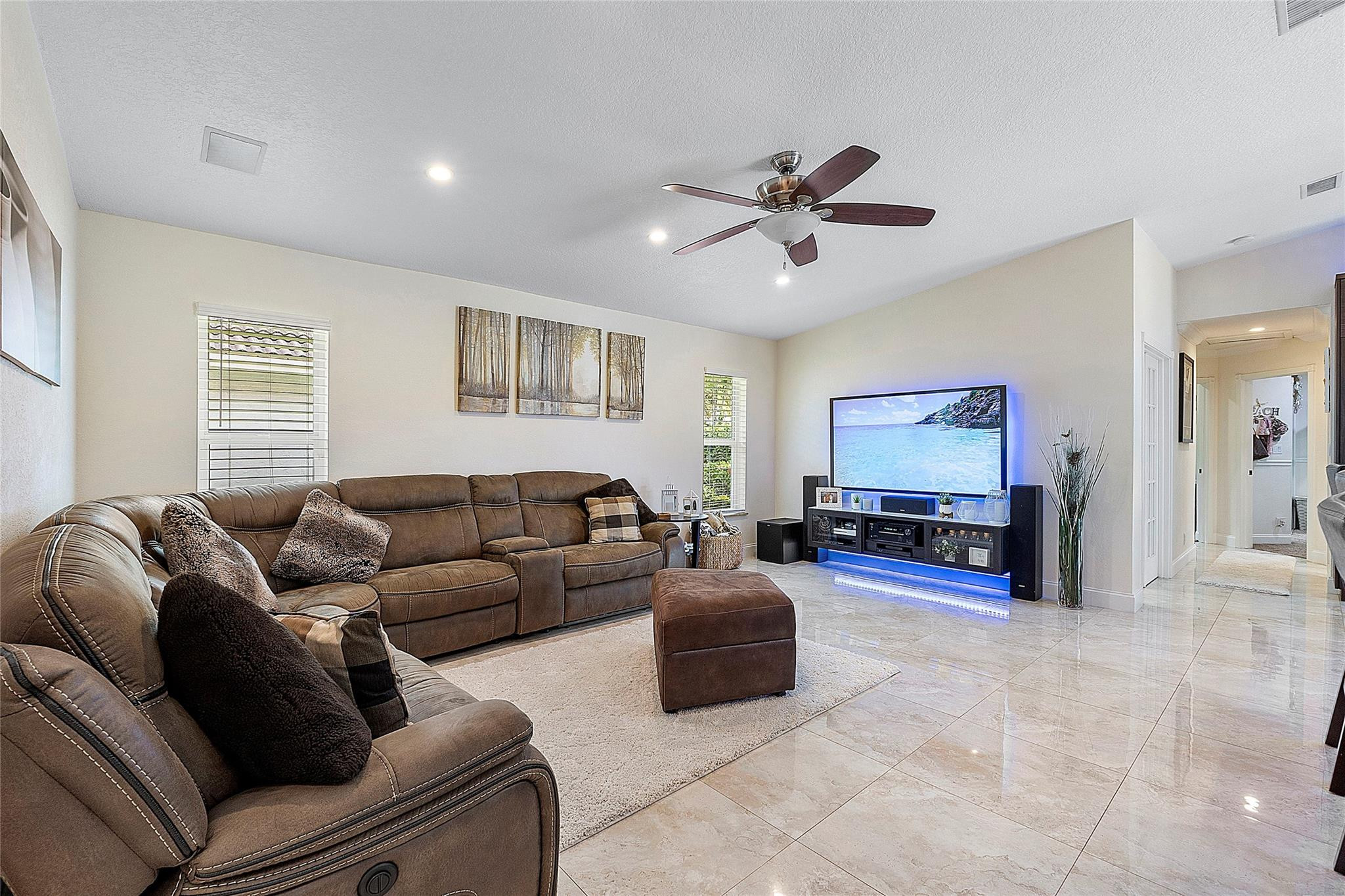 9760 NW 51st St
