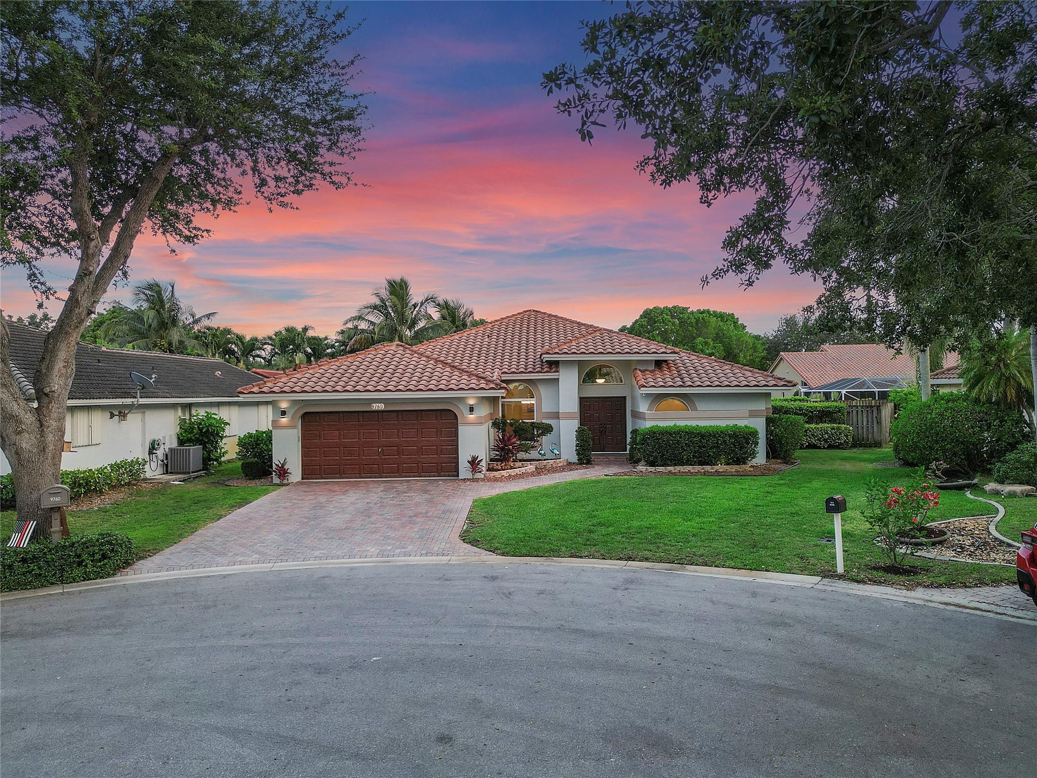 9760 NW 51st St