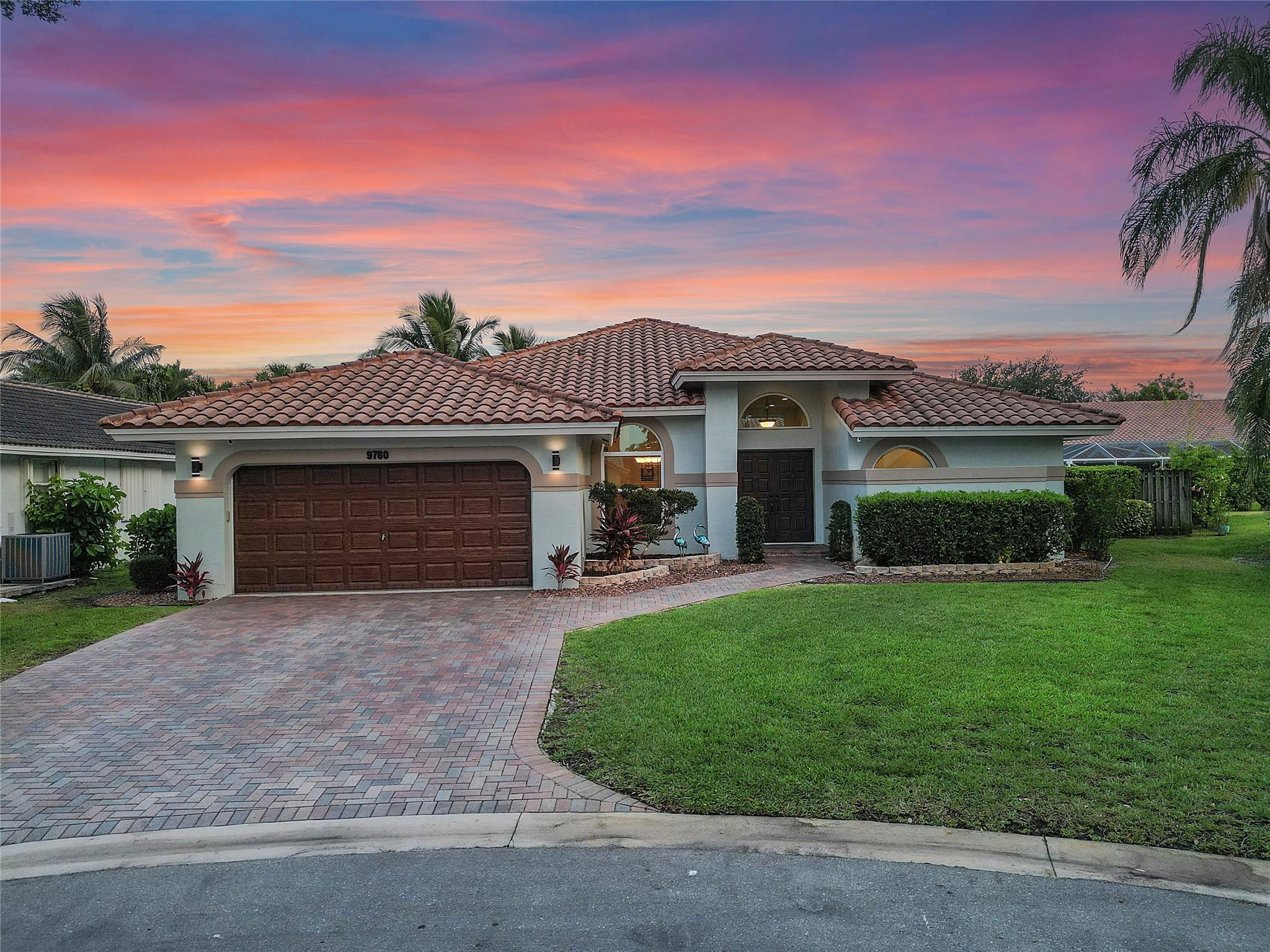 9760 NW 51st St