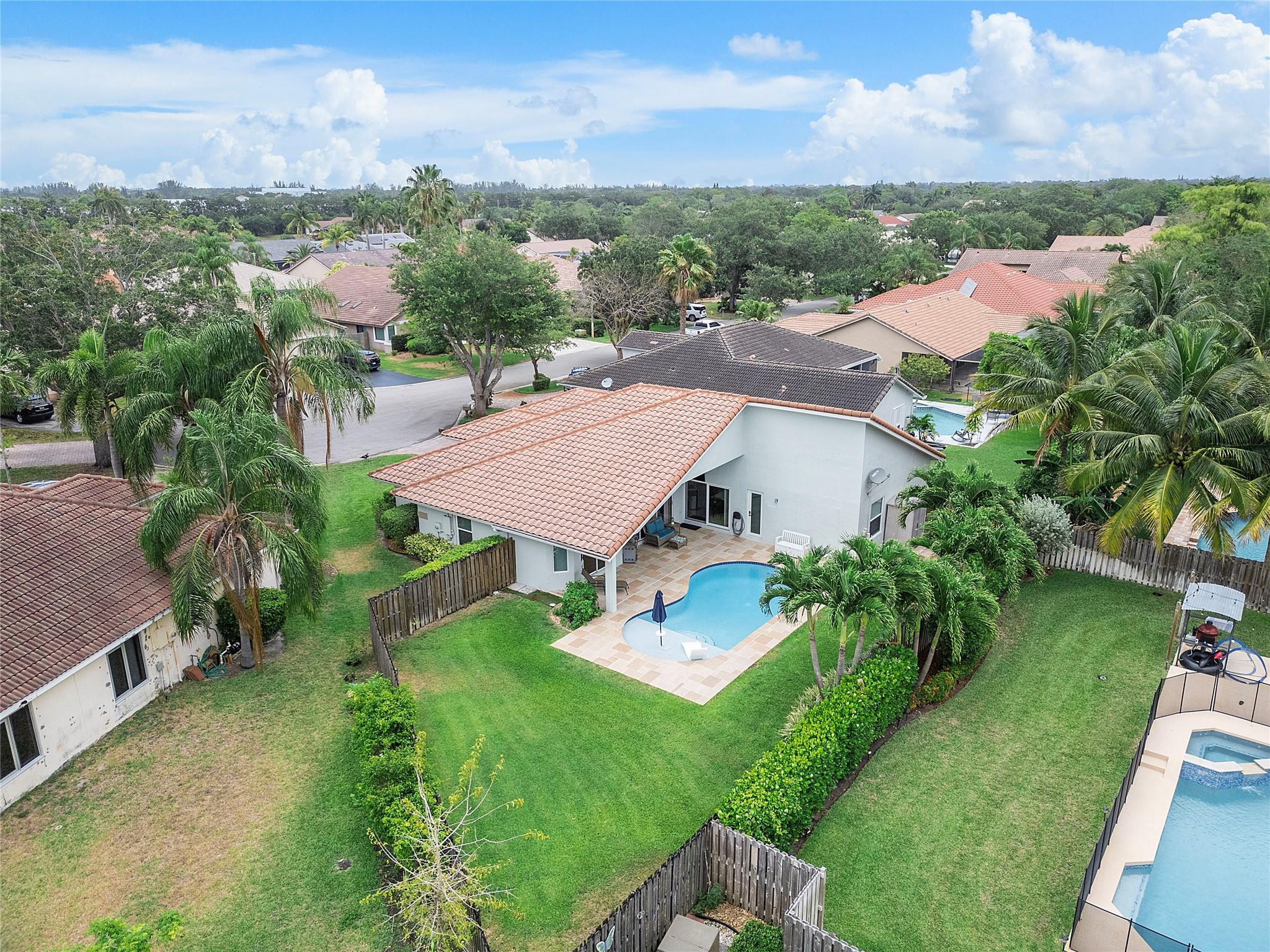 9760 NW 51st St