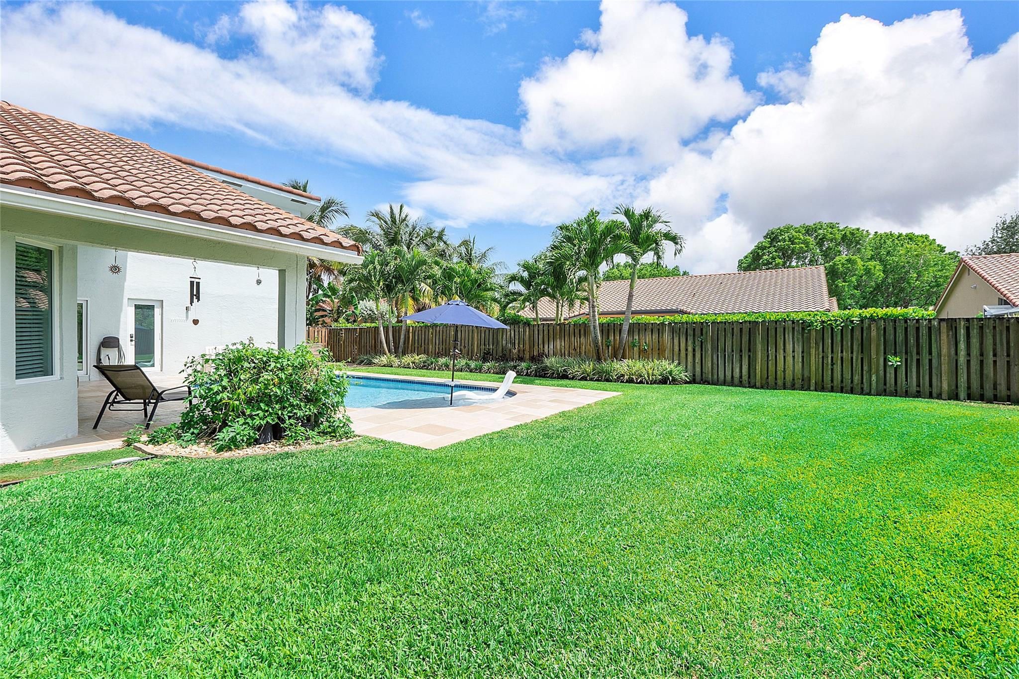 9760 NW 51st St