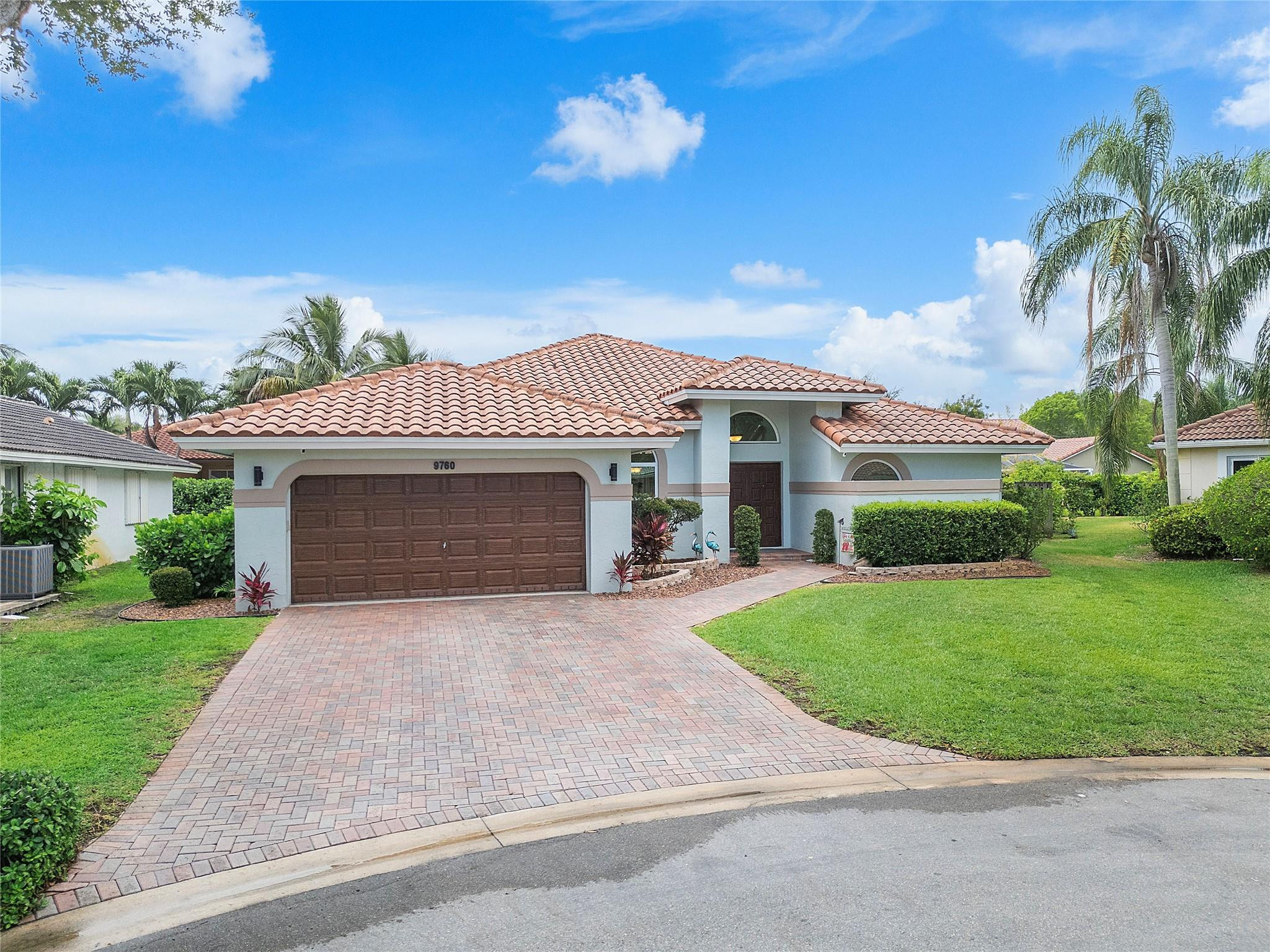 9760 NW 51st St