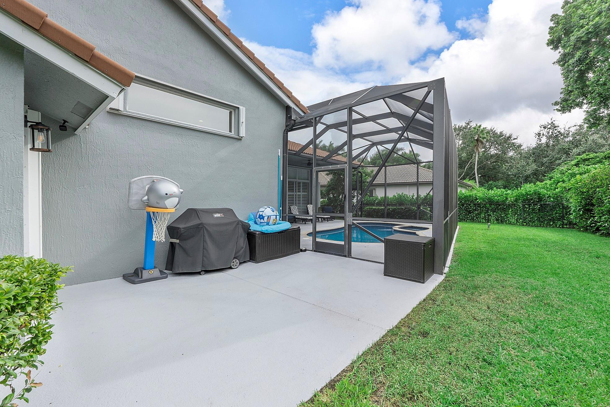 11949 NW 11th Ct