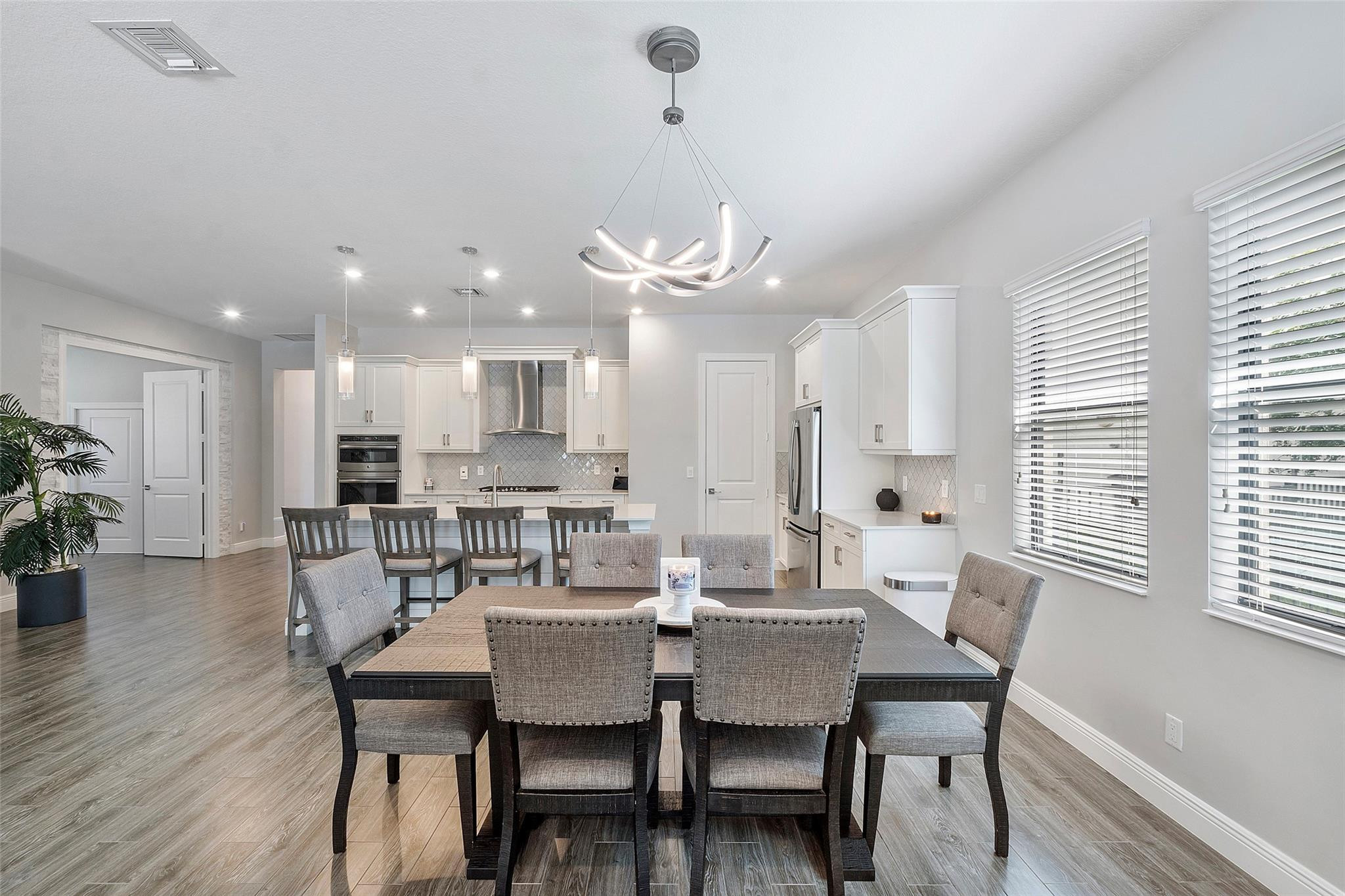 11740 Waterway Cir