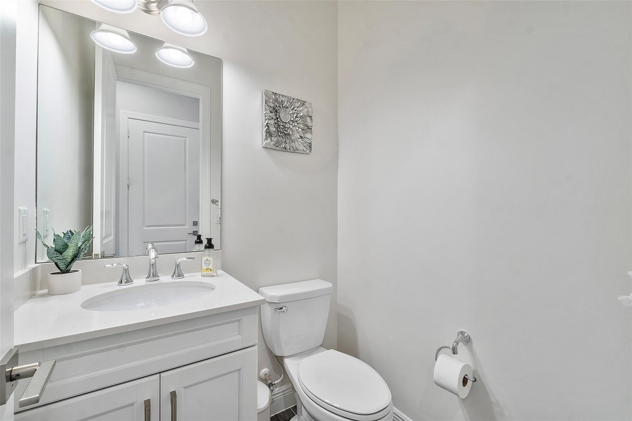 11740 Waterway Cir