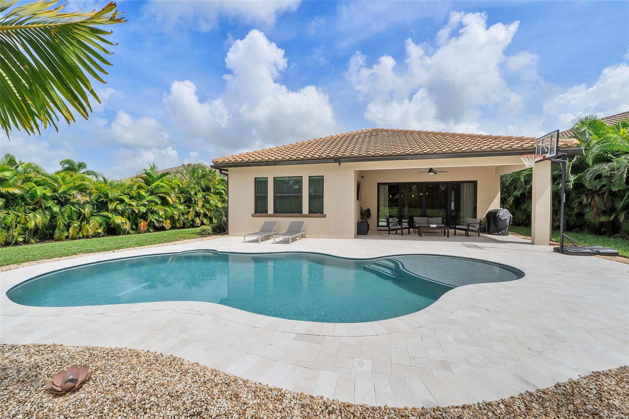 11740 Waterway Cir