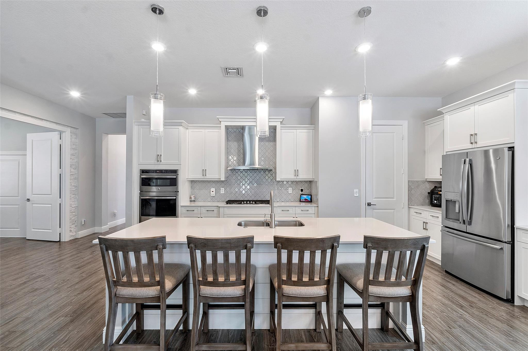 11740 Waterway Cir