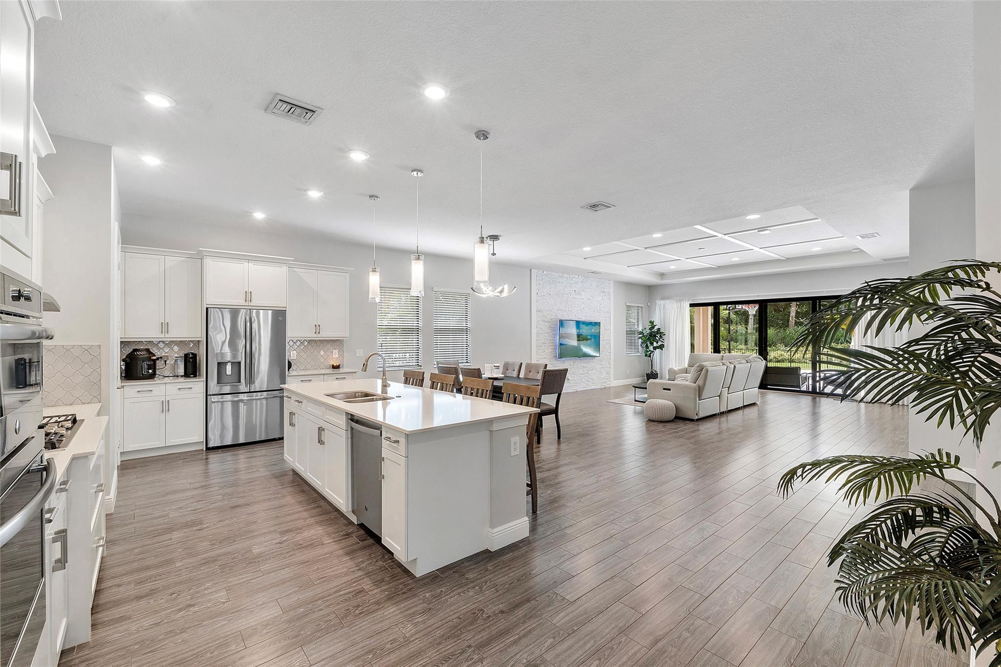 11740 Waterway Cir
