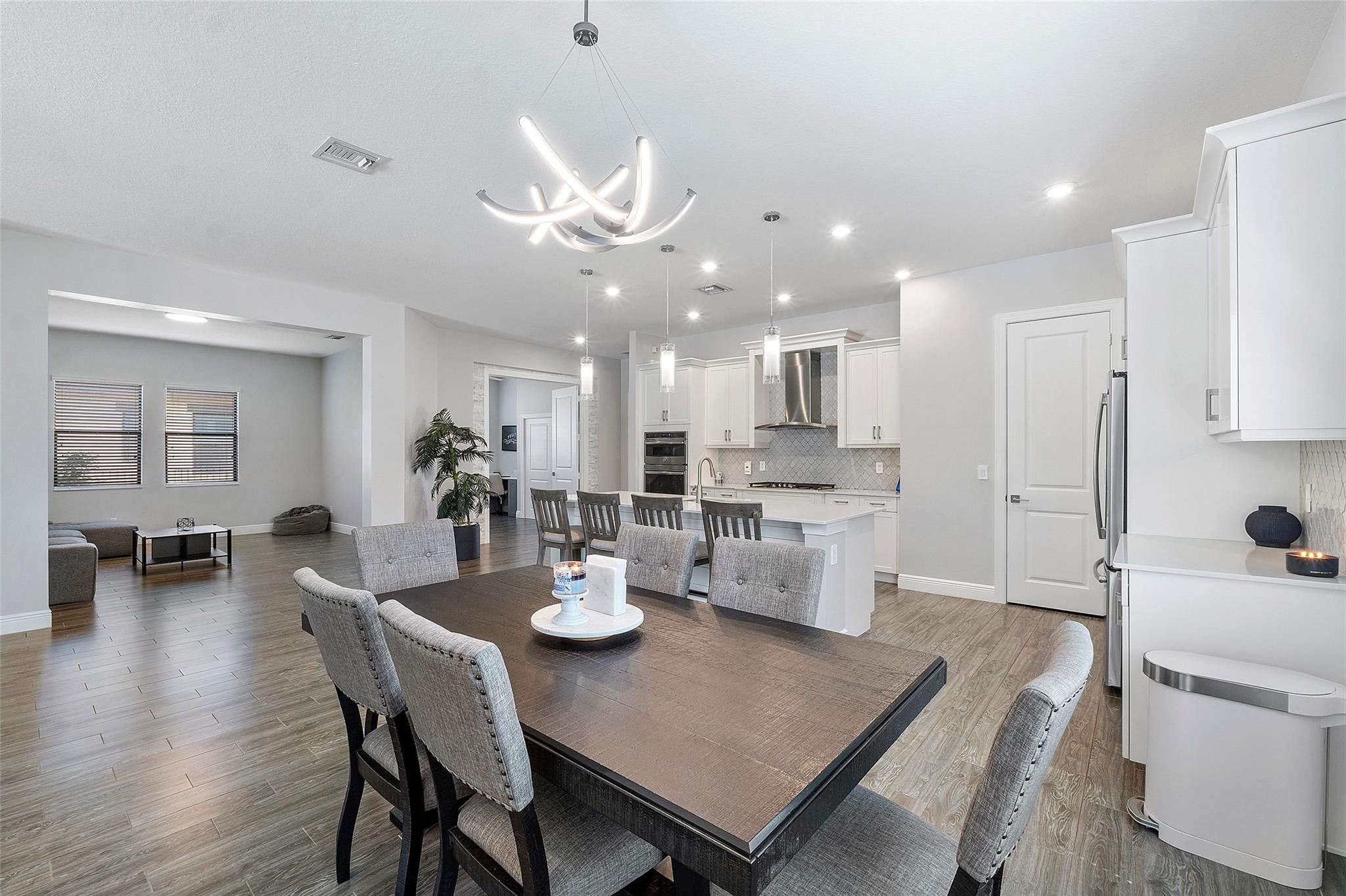 11740 Waterway Cir