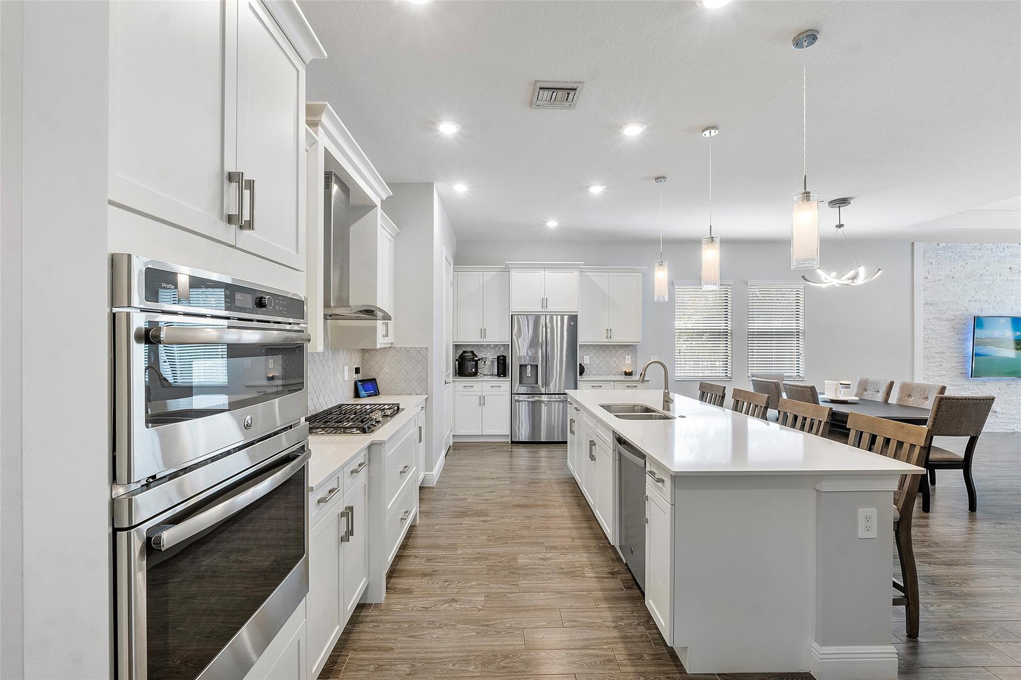11740 Waterway Cir
