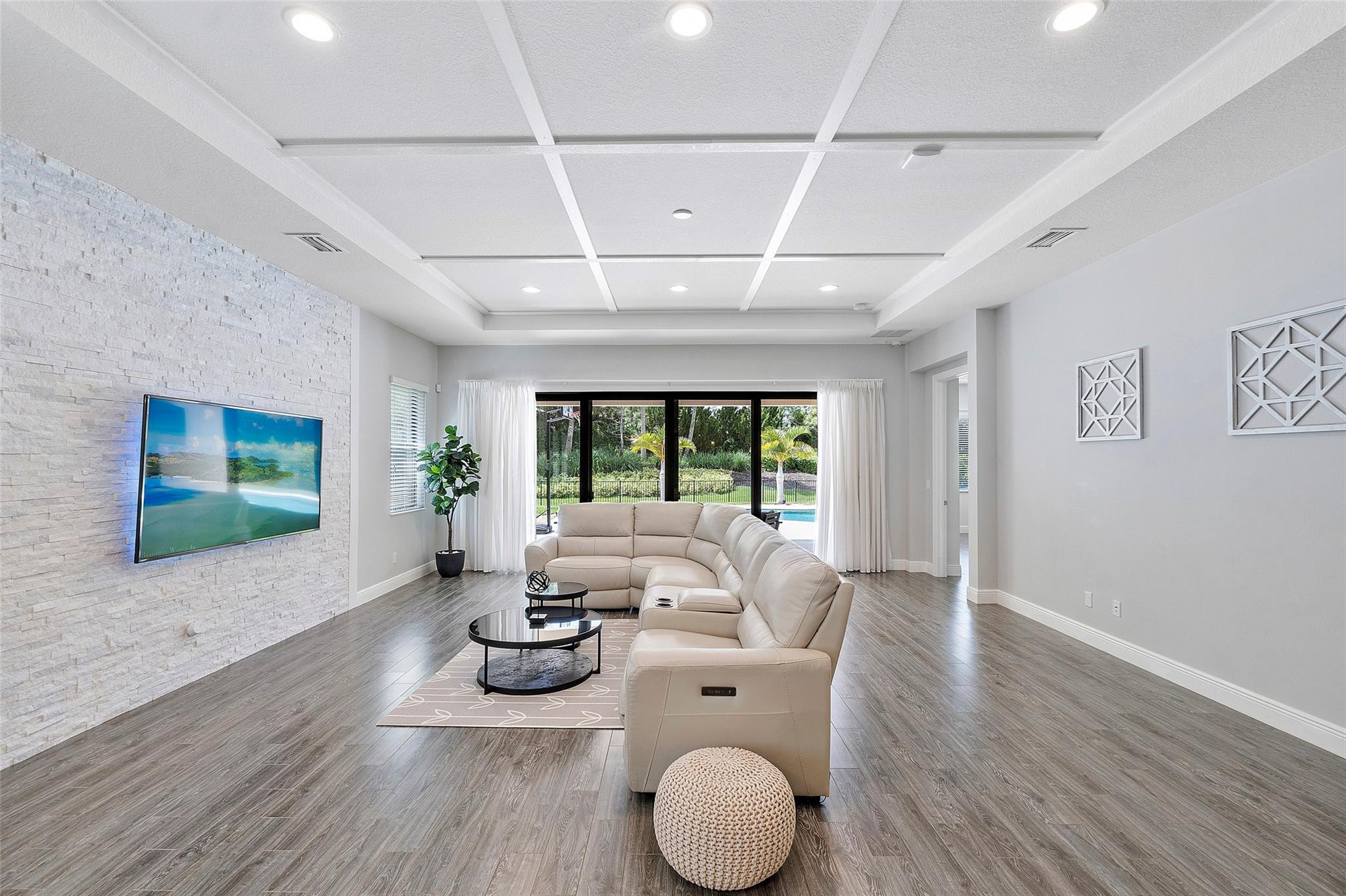 11740 Waterway Cir