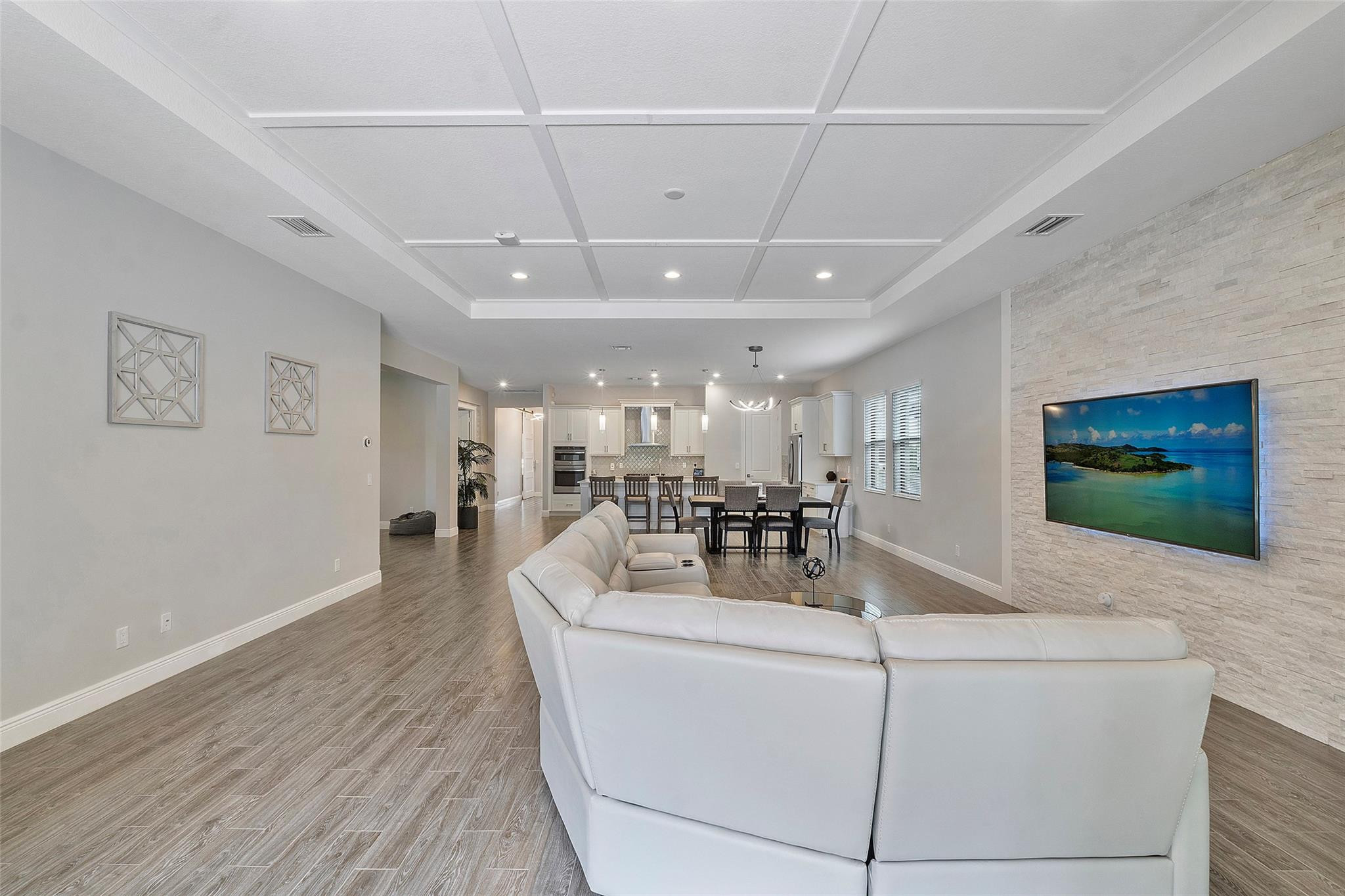 11740 Waterway Cir