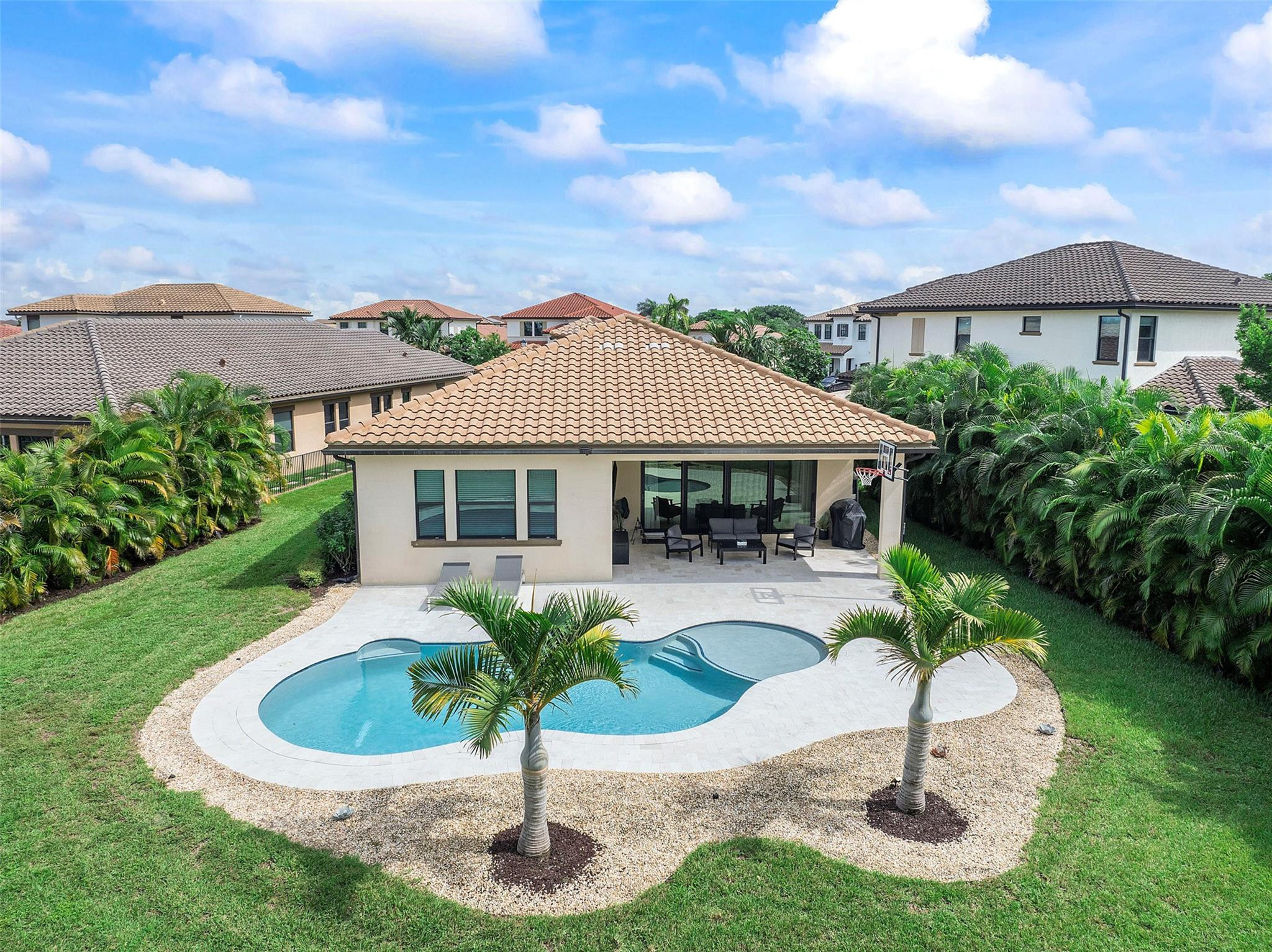 11740 Waterway Cir