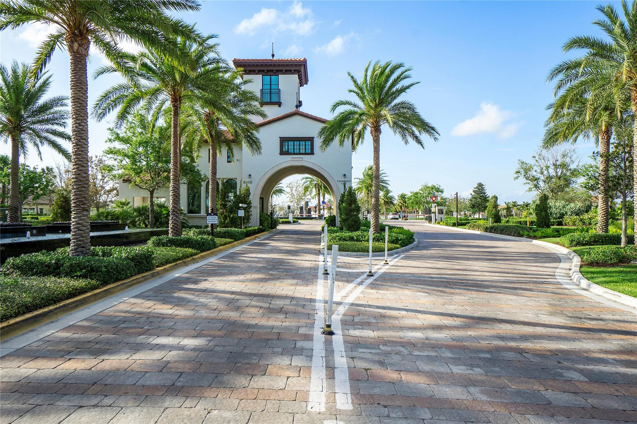 11740 Waterway Cir