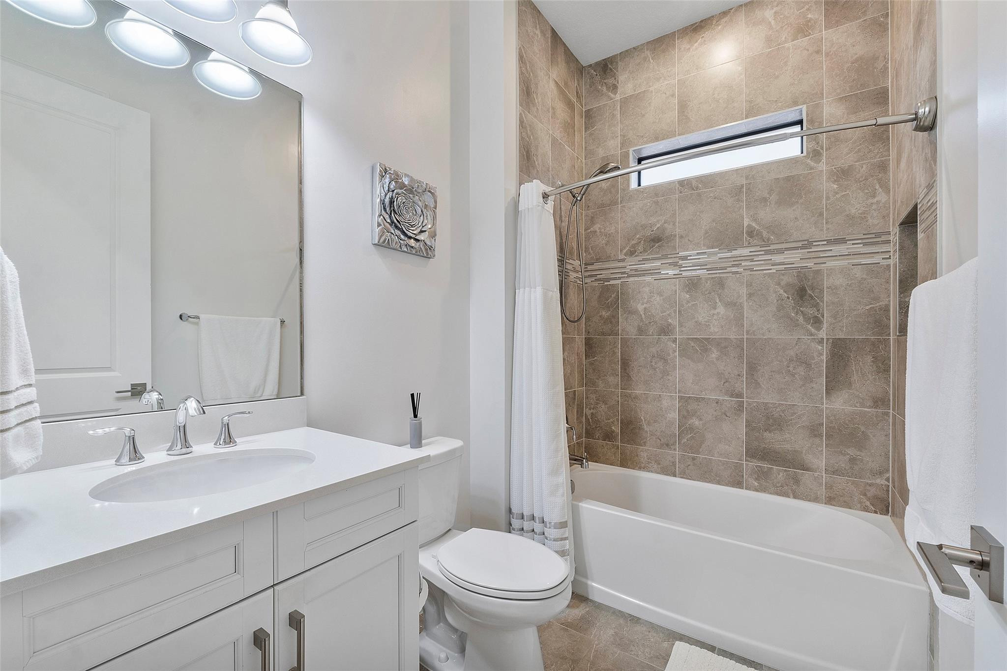 11740 Waterway Cir