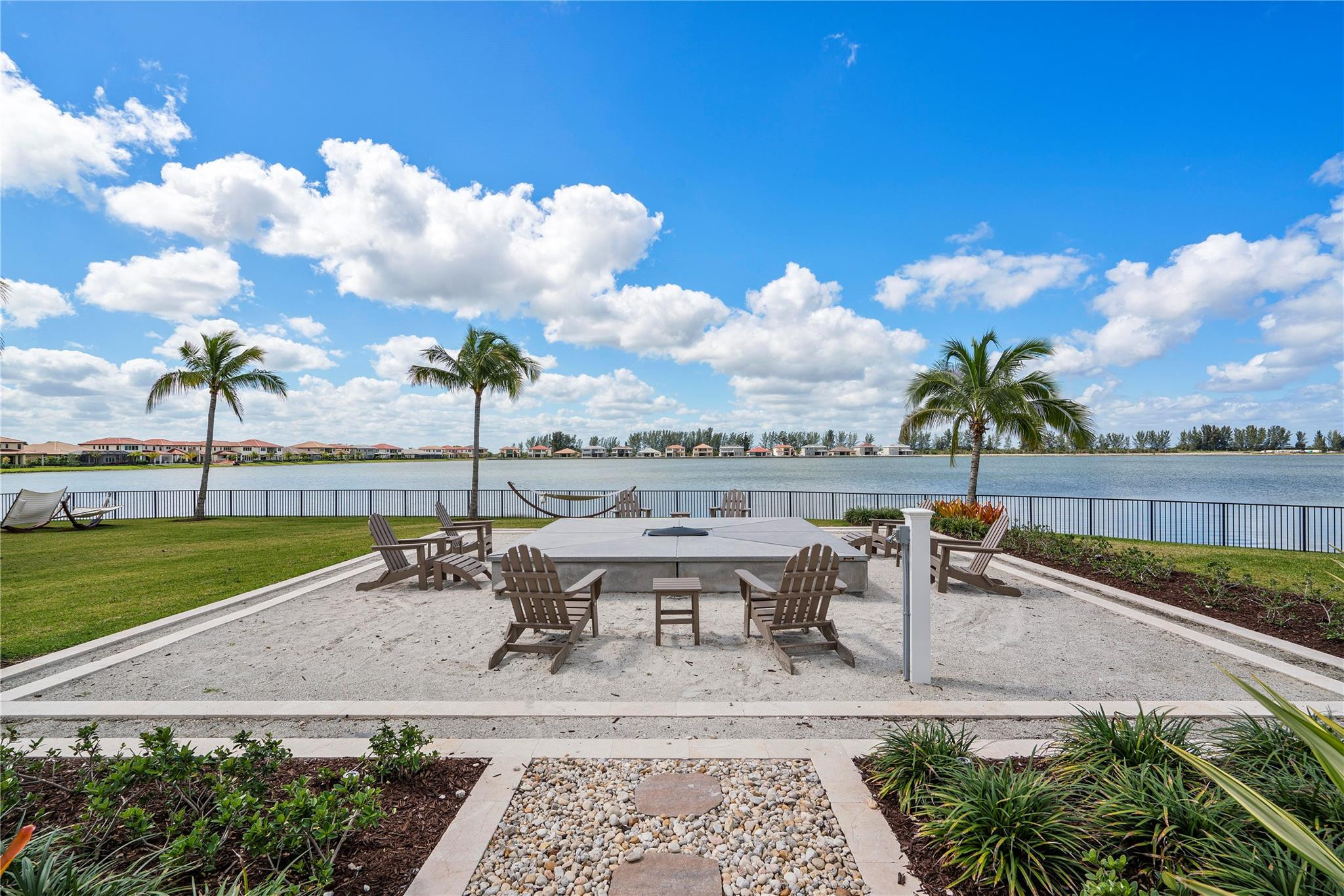 11740 Waterway Cir