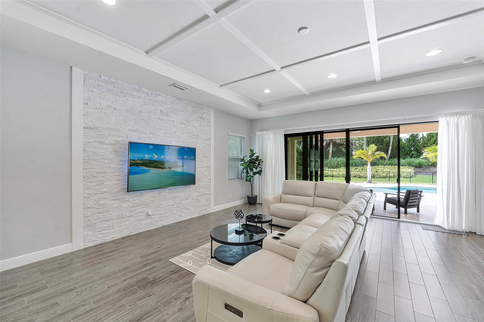 11740 Waterway Cir