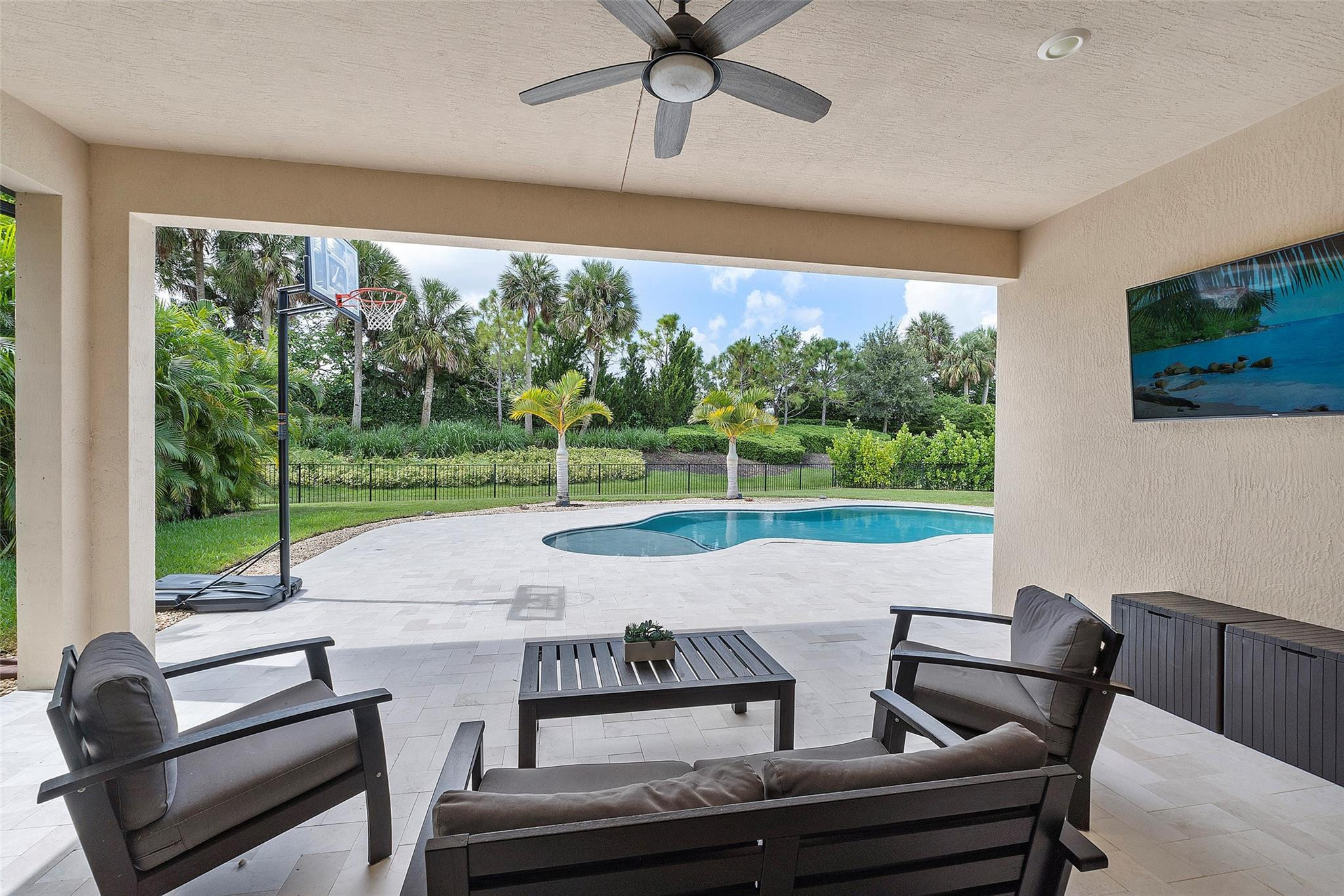 11740 Waterway Cir