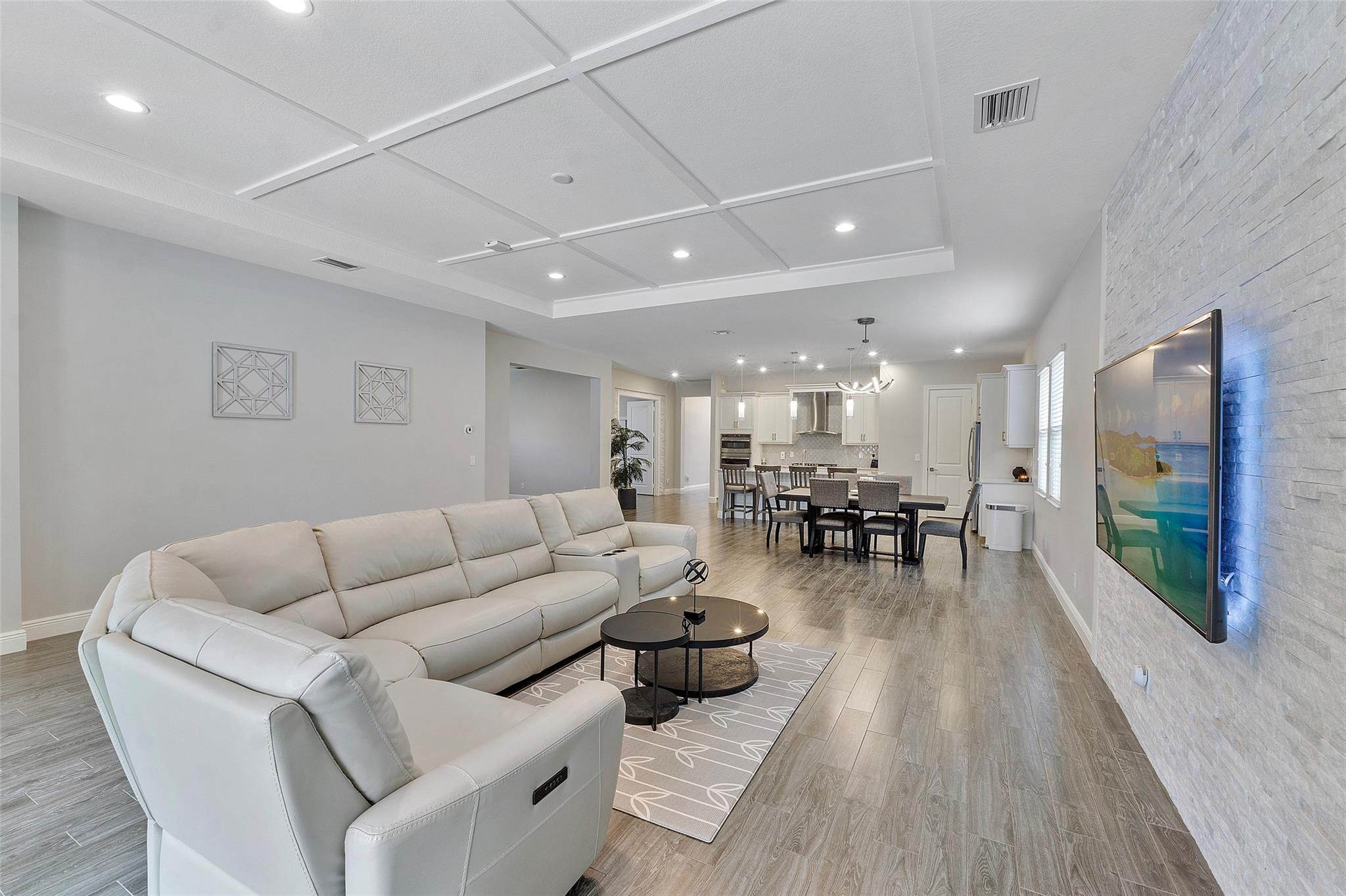 11740 Waterway Cir