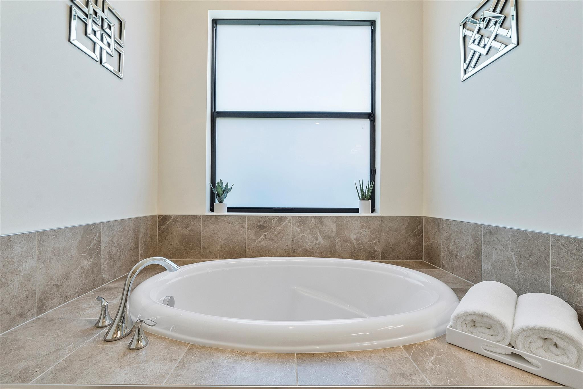 11740 Waterway Cir