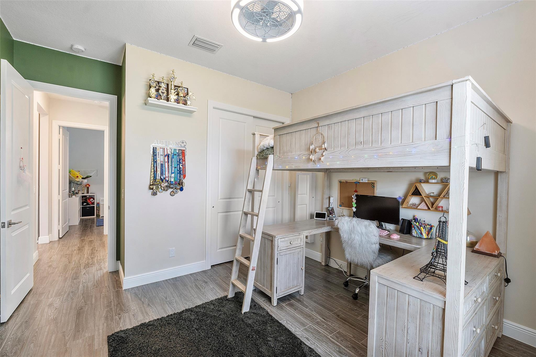 11740 Waterway Cir