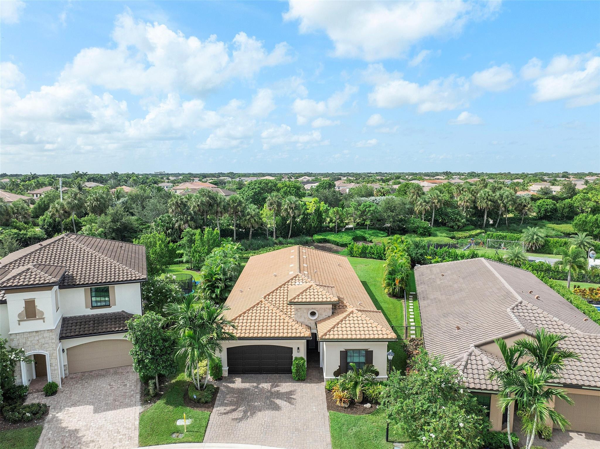 11740 Waterway Cir