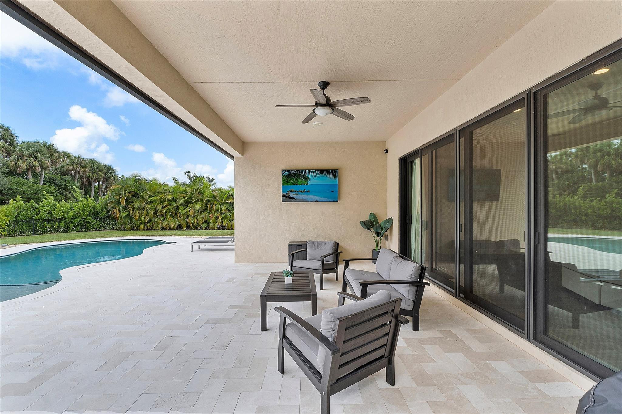 11740 Waterway Cir