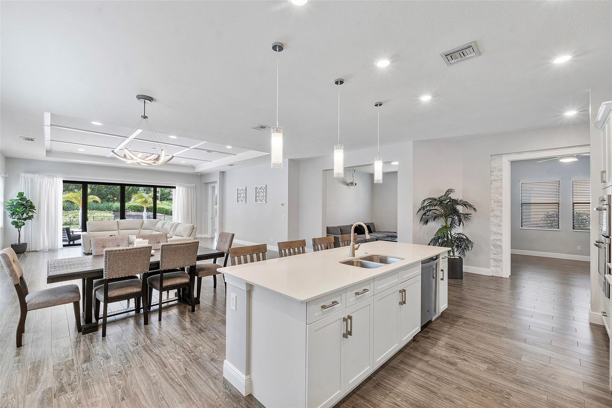 11740 Waterway Cir