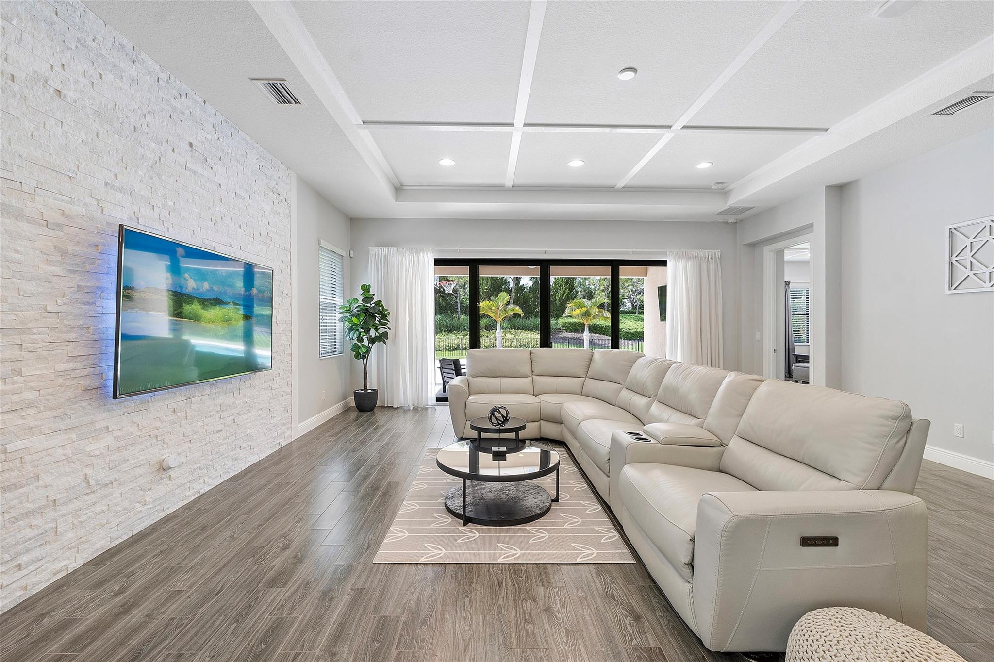 11740 Waterway Cir