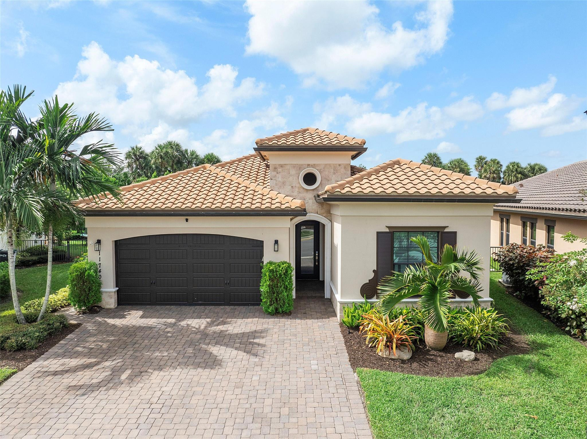 11740 Waterway Cir