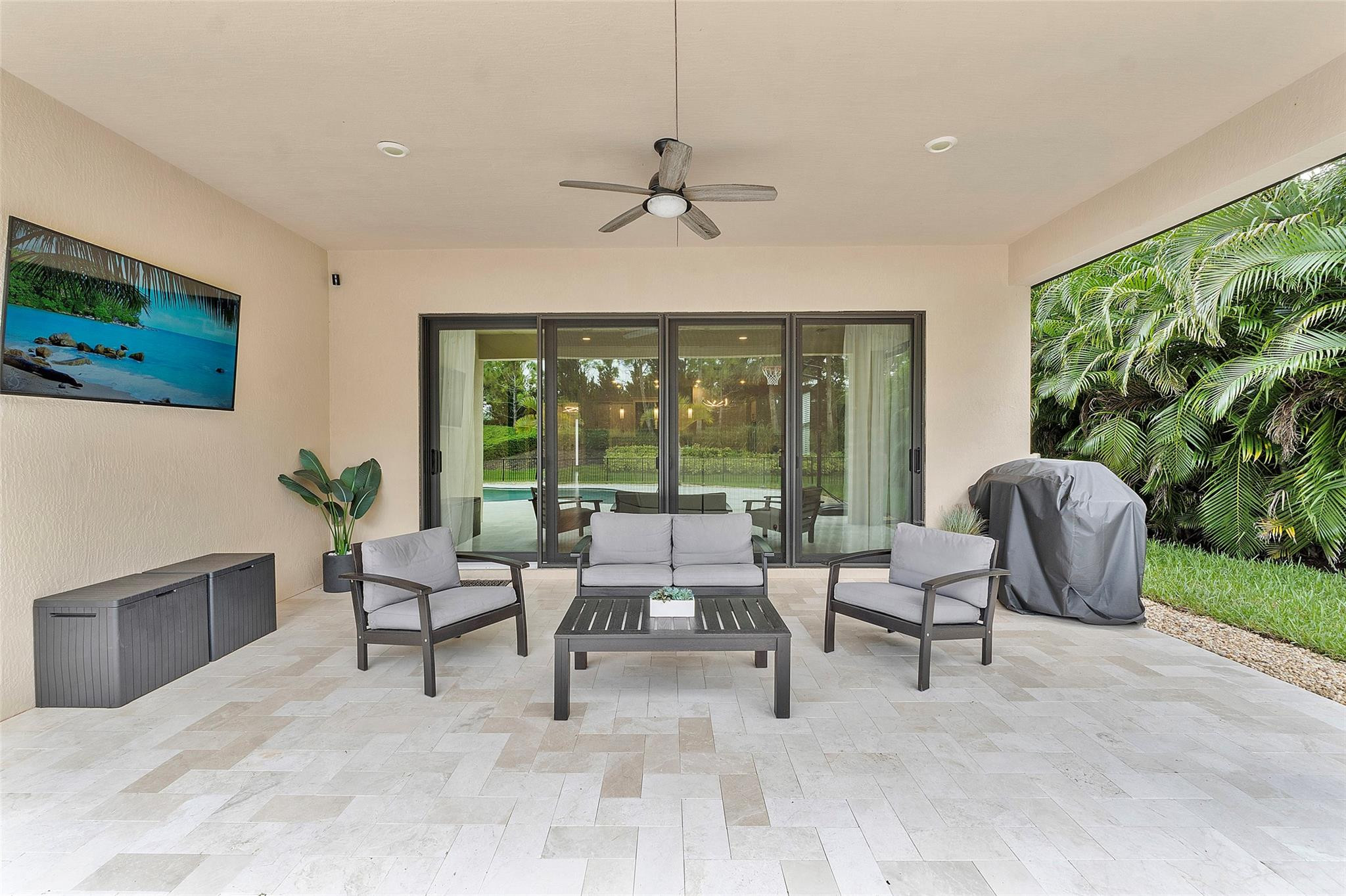 11740 Waterway Cir