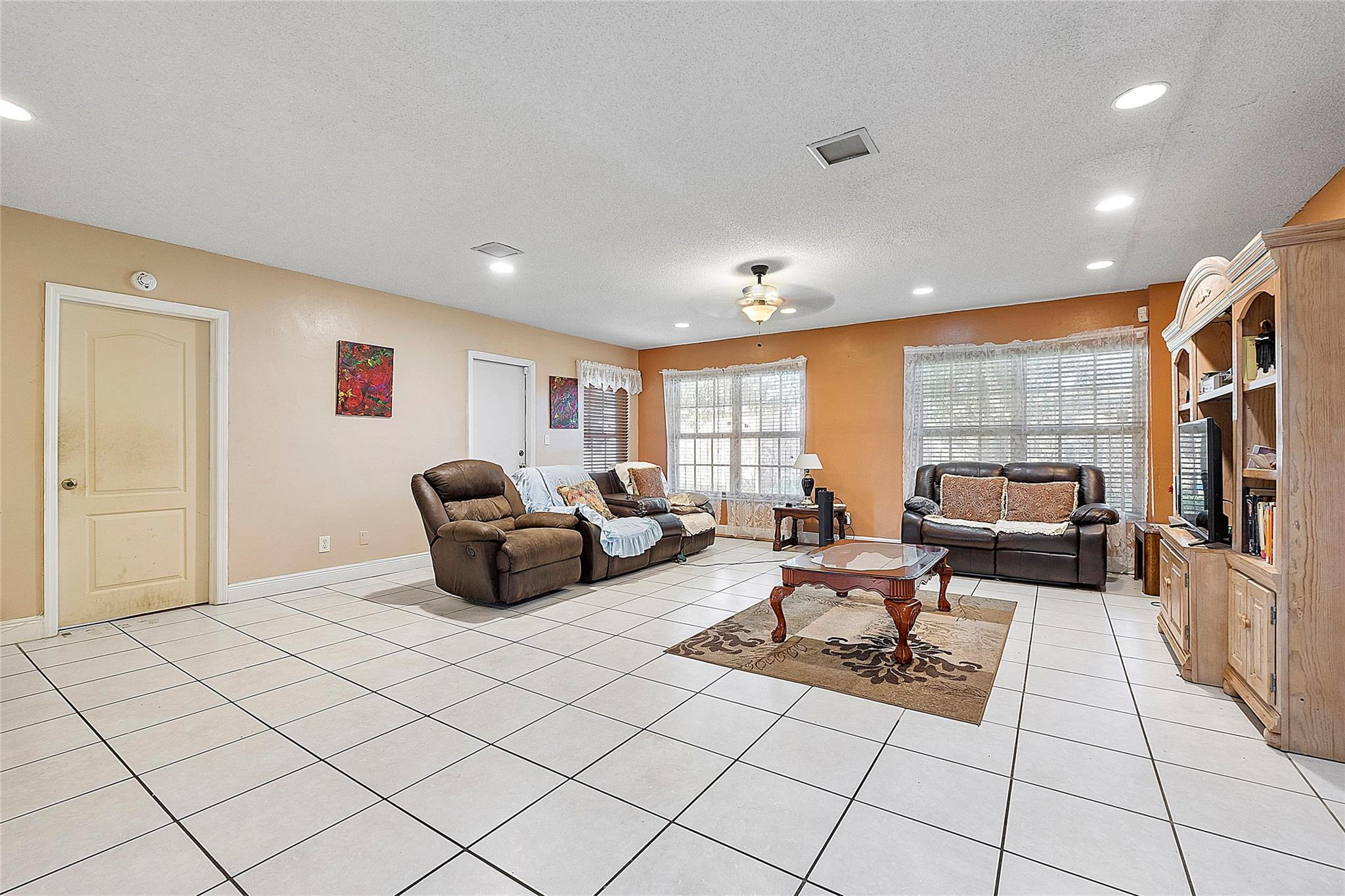 4701 NW 41st Ct
