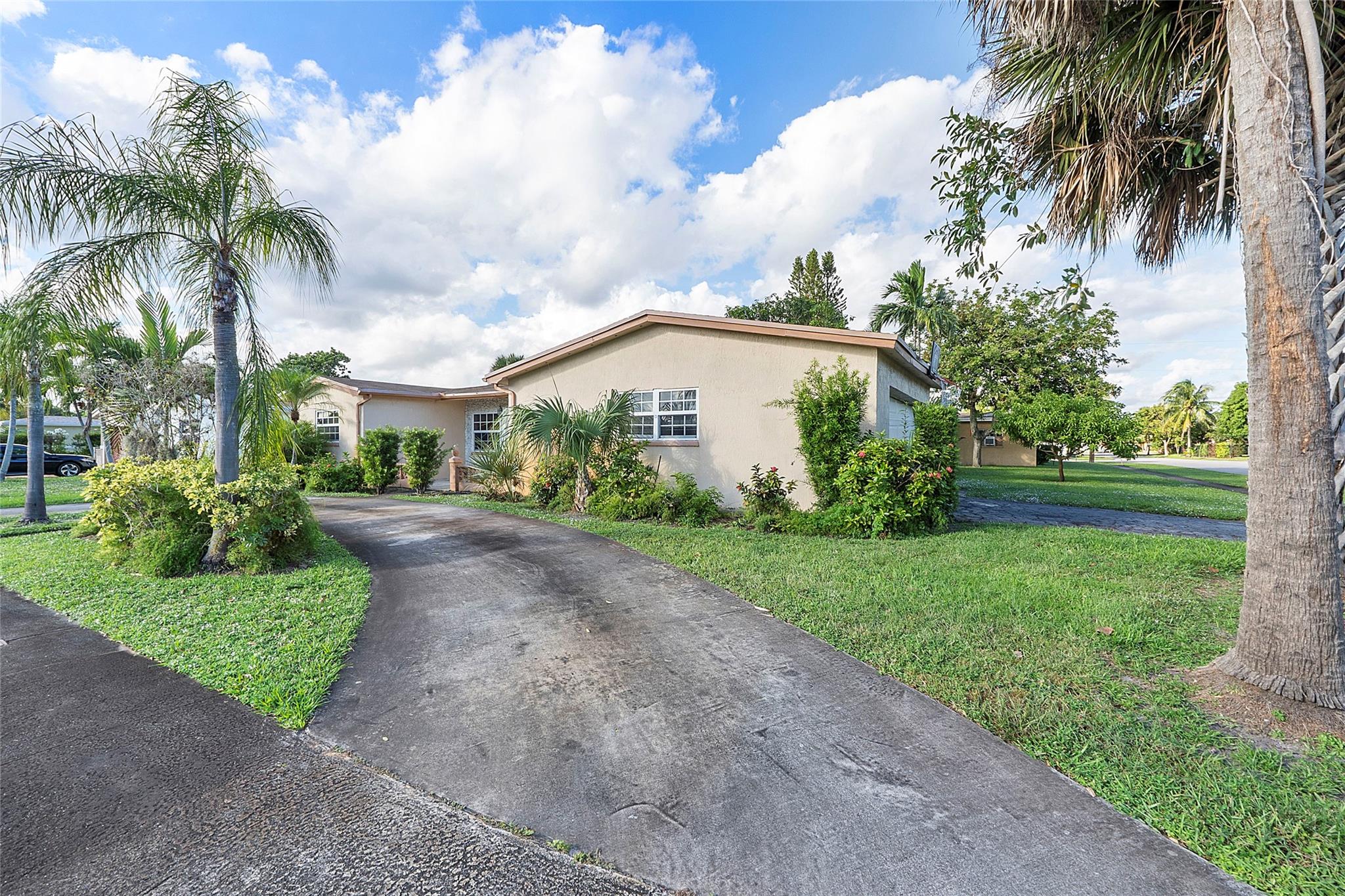 4701 NW 41st Ct