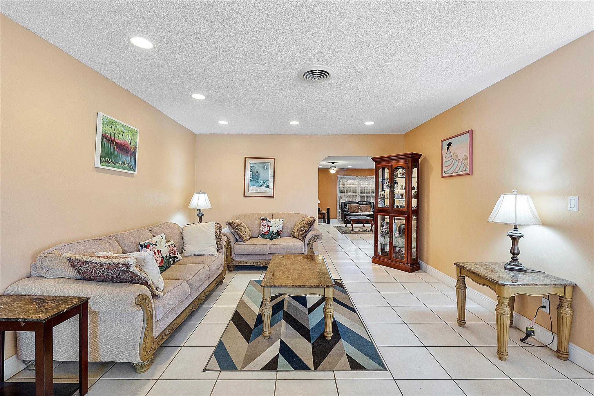 4701 NW 41st Ct