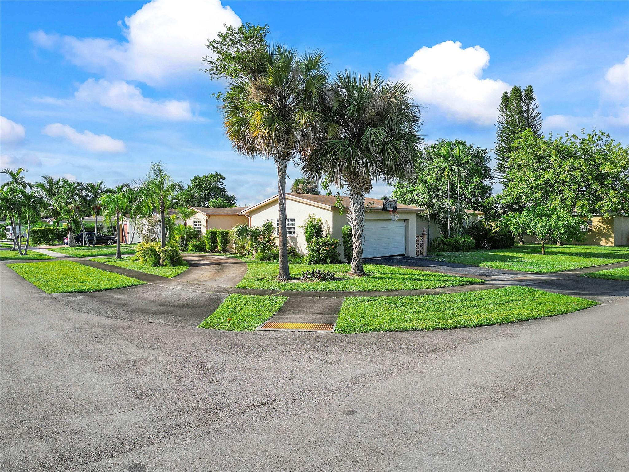 4701 NW 41st Ct
