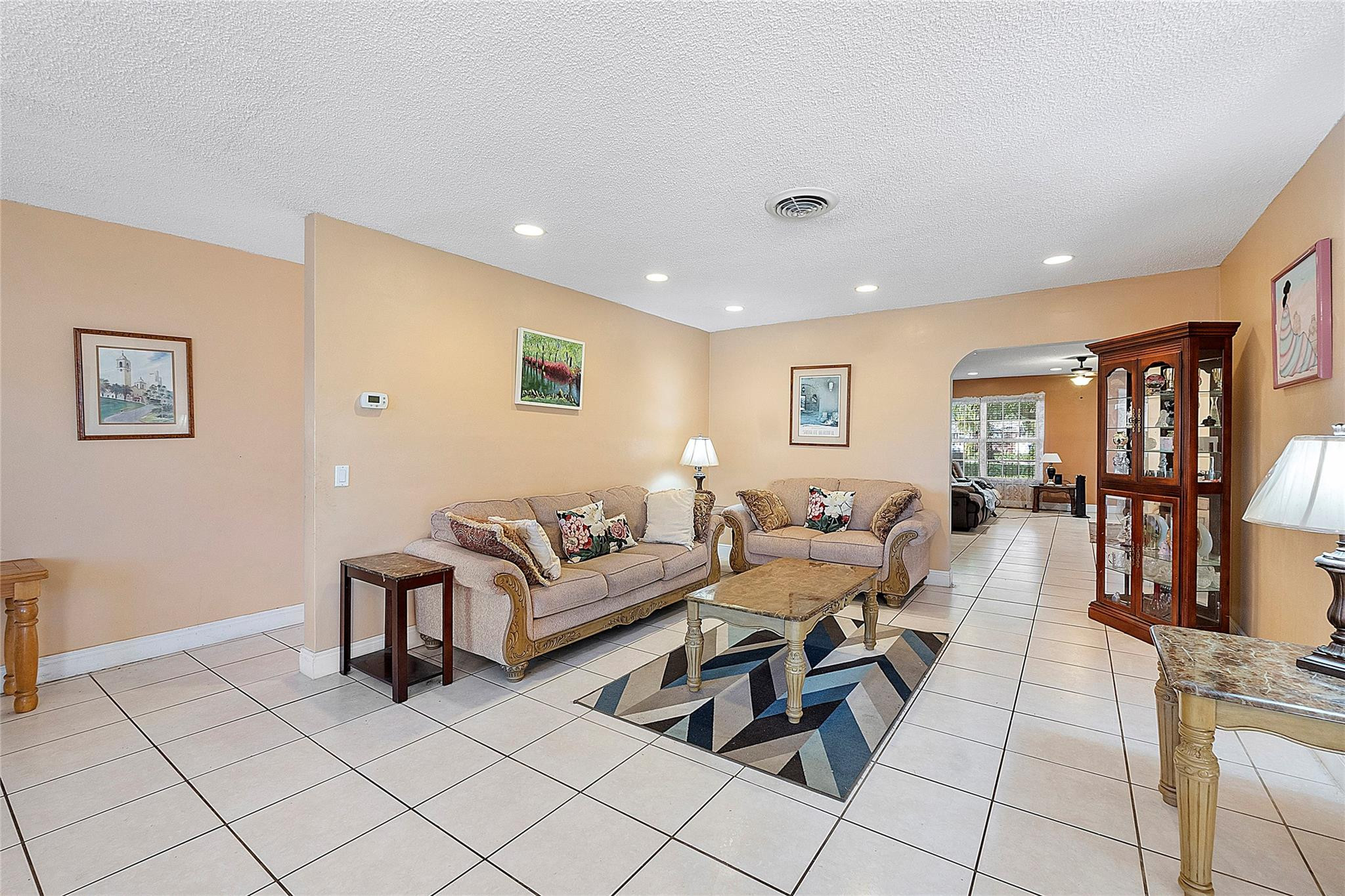 4701 NW 41st Ct