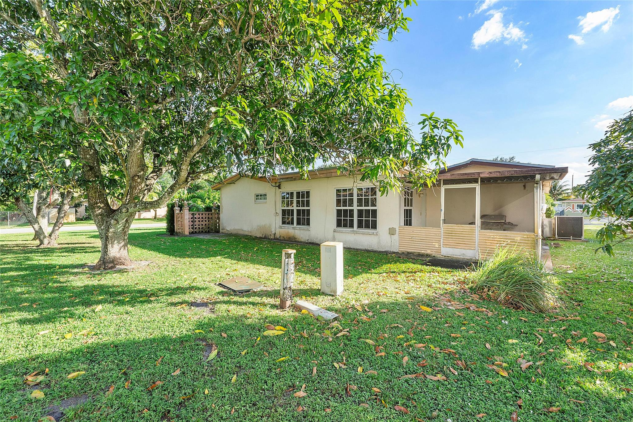 4701 NW 41st Ct