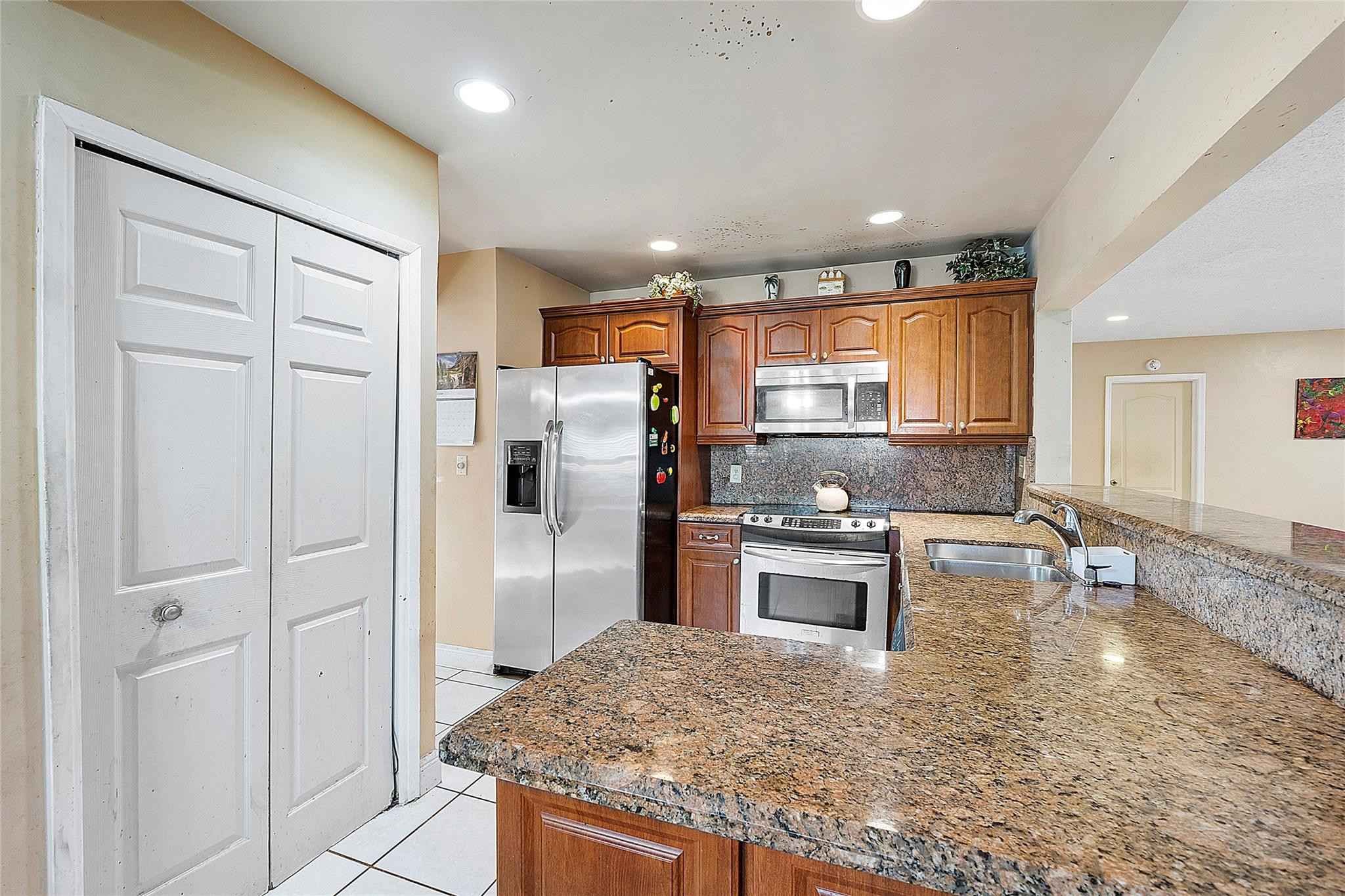 4701 NW 41st Ct