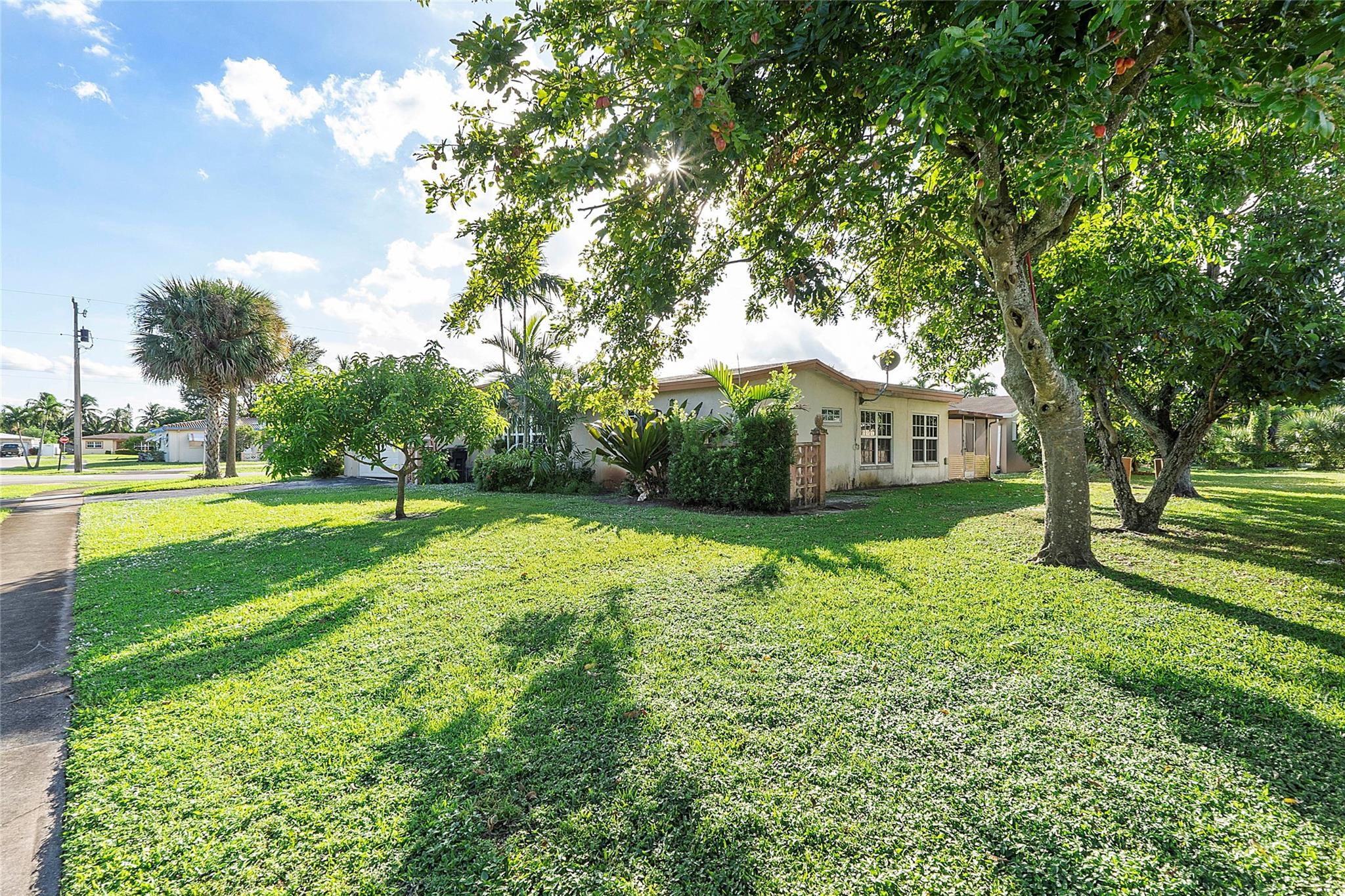 4701 NW 41st Ct