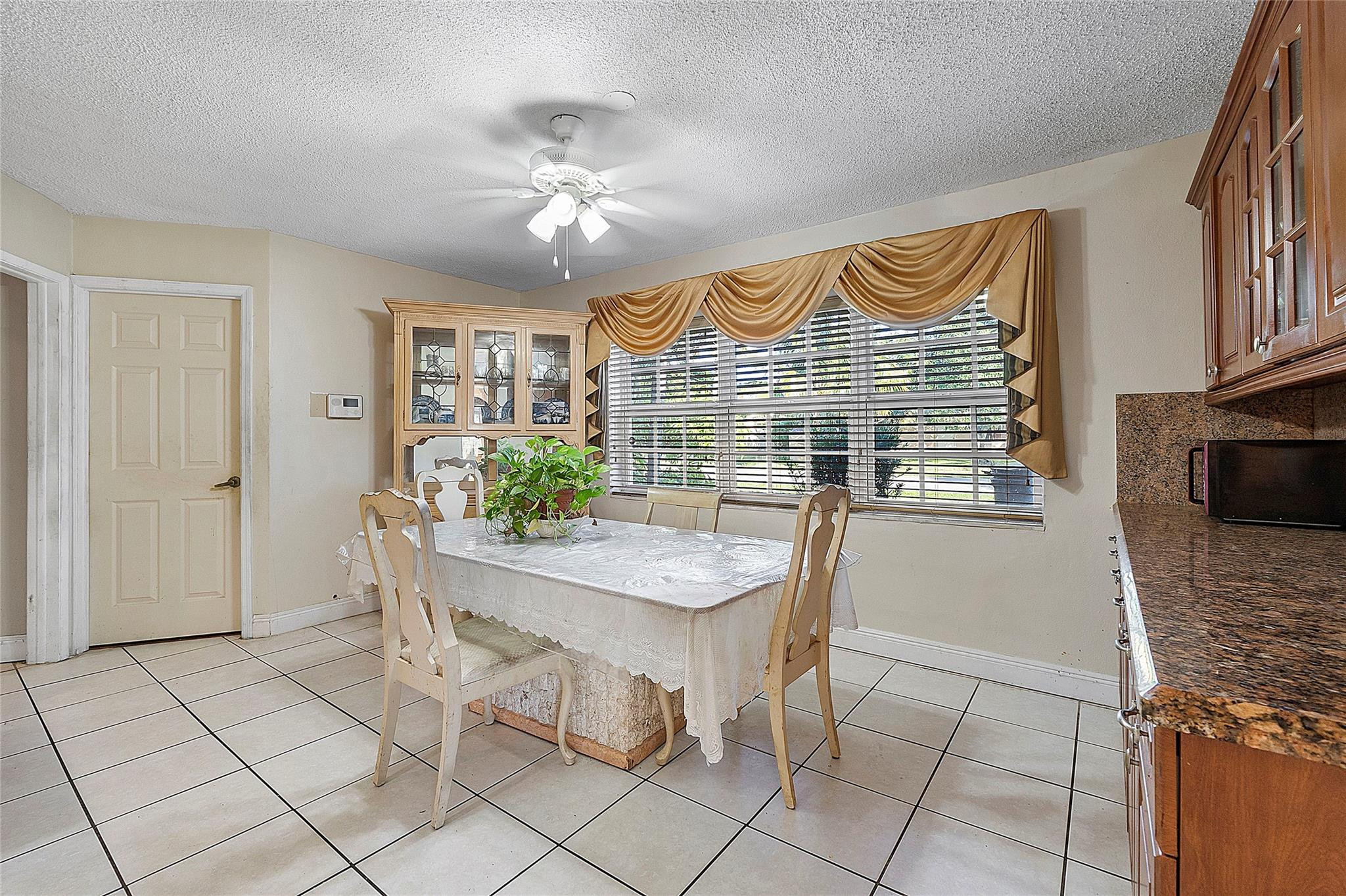 4701 NW 41st Ct