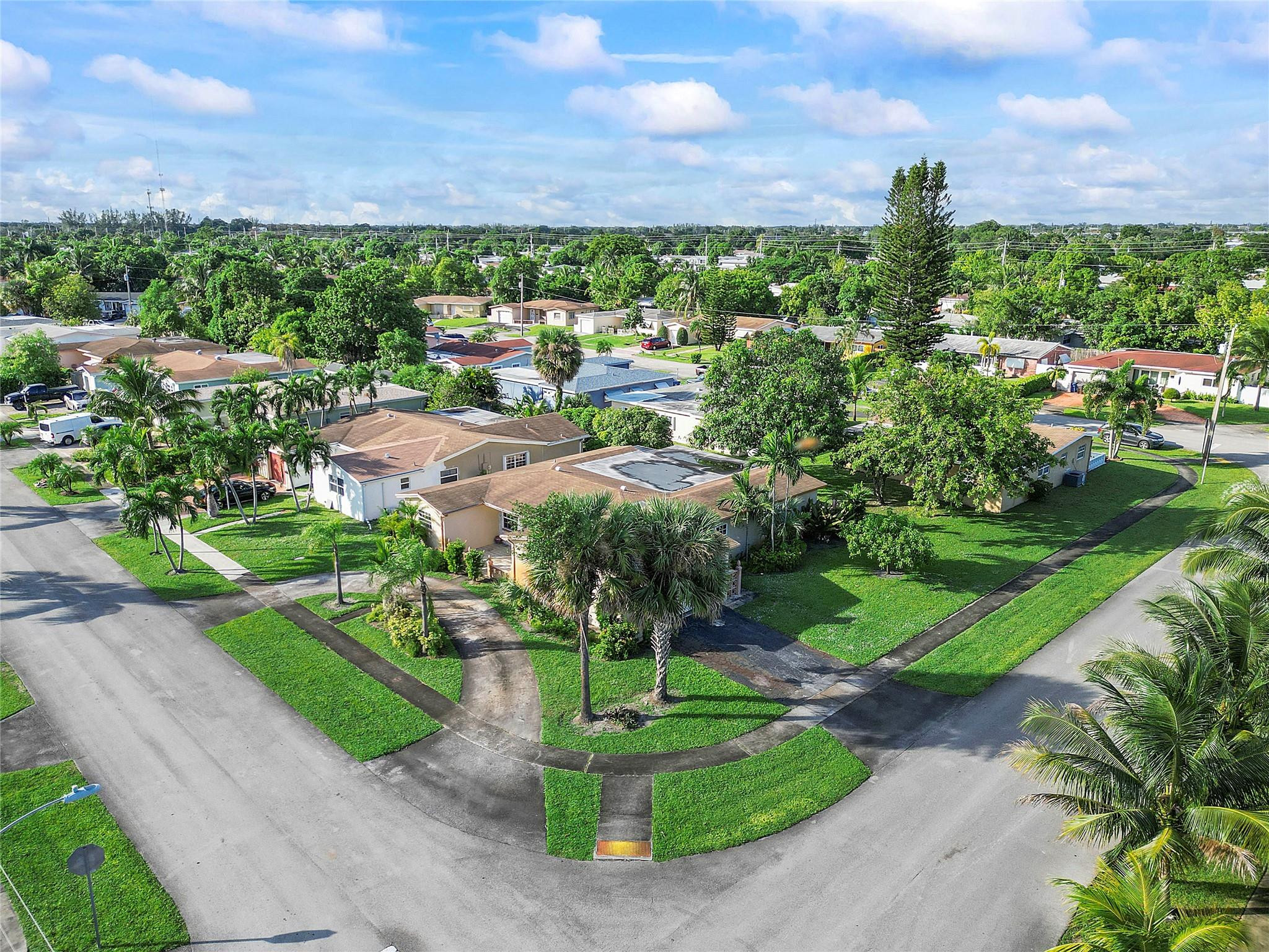 4701 NW 41st Ct