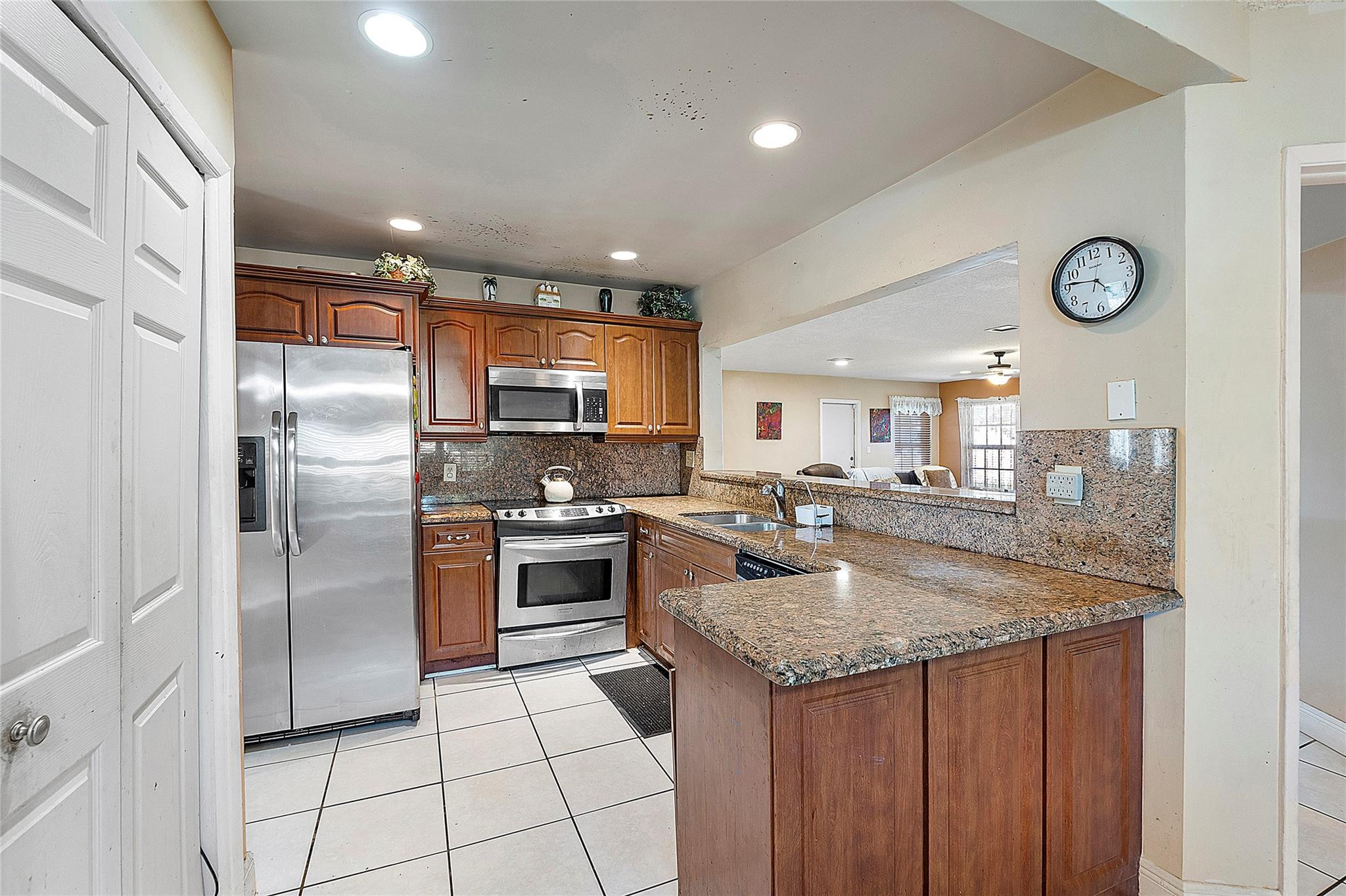 4701 NW 41st Ct