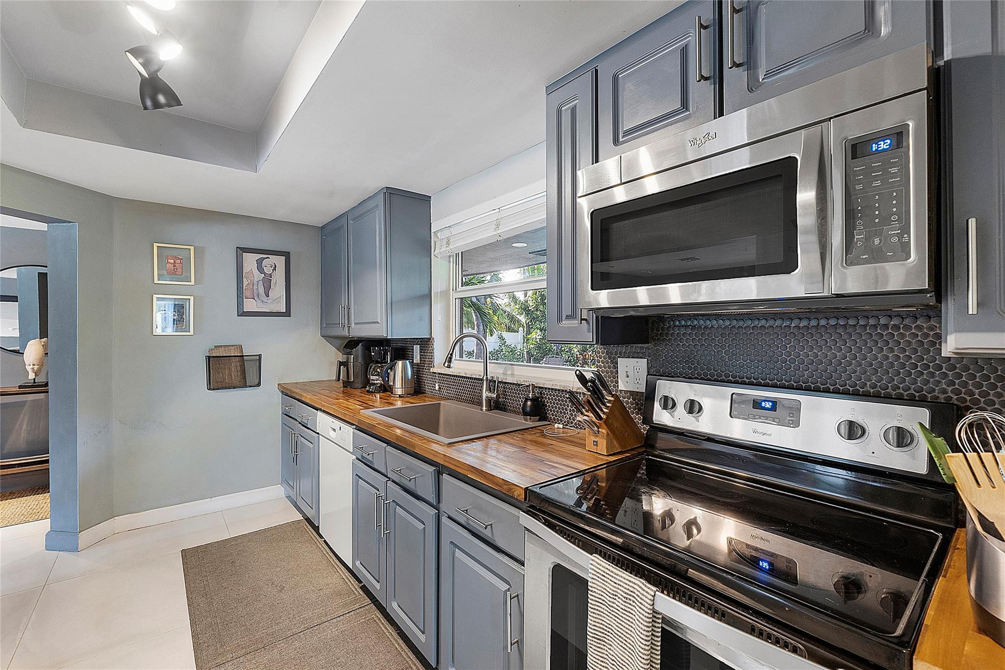 5260 NE 17th Ter